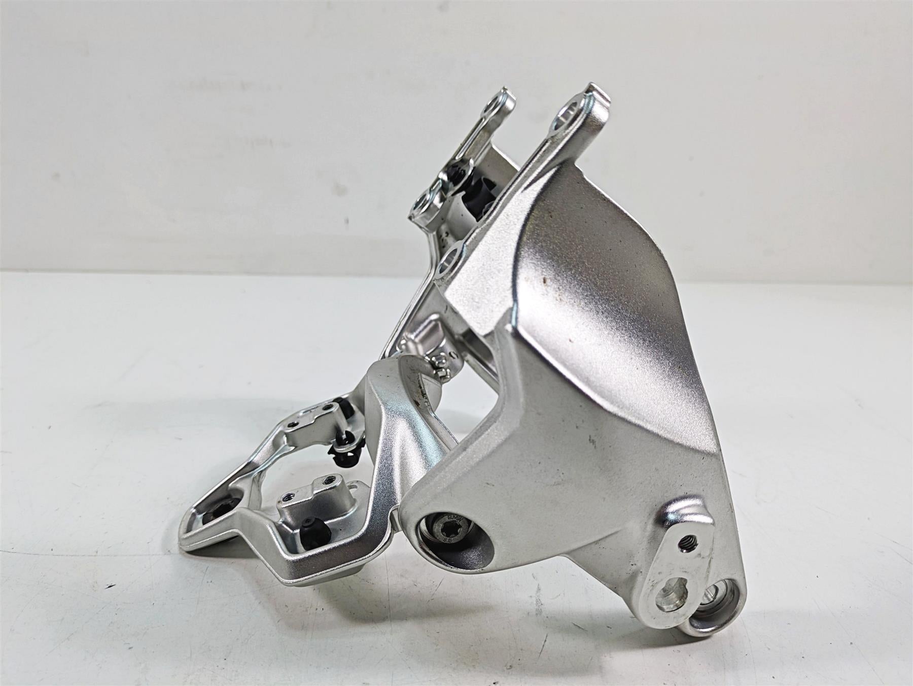 2016 BMW R1200R K53 Front Speedo Gauges Stay Carrier Set 46638543497 46638543498 {{ shop.shopifyCountryName }} - Mototech271