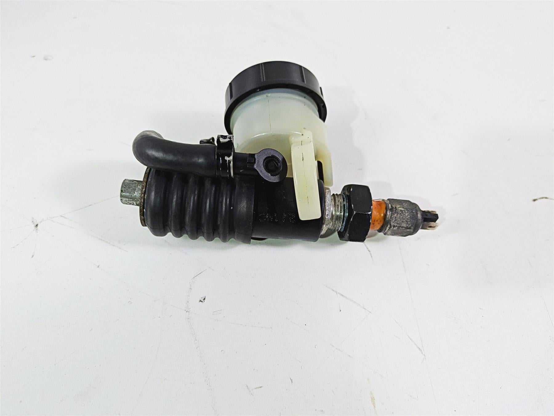 2015 Harley FXDF Dyna Fat Bob Rear Brake Master Cylinder 41700060 {{ shop.shopifyCountryName }} - Mototech271