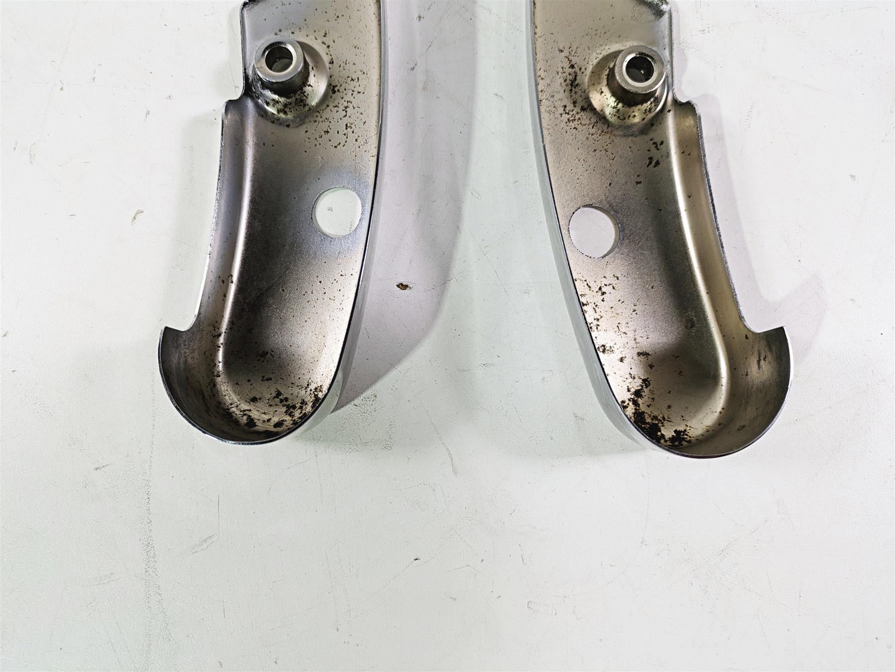 2010 Harley Touring FLHX Street Glide Subframe Strut Covers 47502-09A 47504-09A {{ shop.shopifyCountryName }} - Mototech271