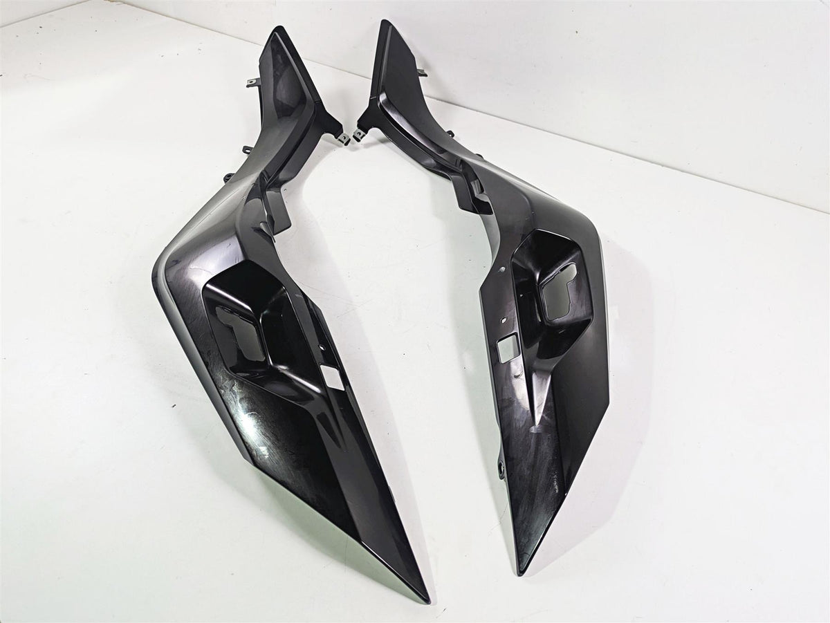 2016 BMW R1200RT K52 Tail Side Cover Fairing Set 46638533567 46638533568 {{ shop.shopifyCountryName }} - Mototech271