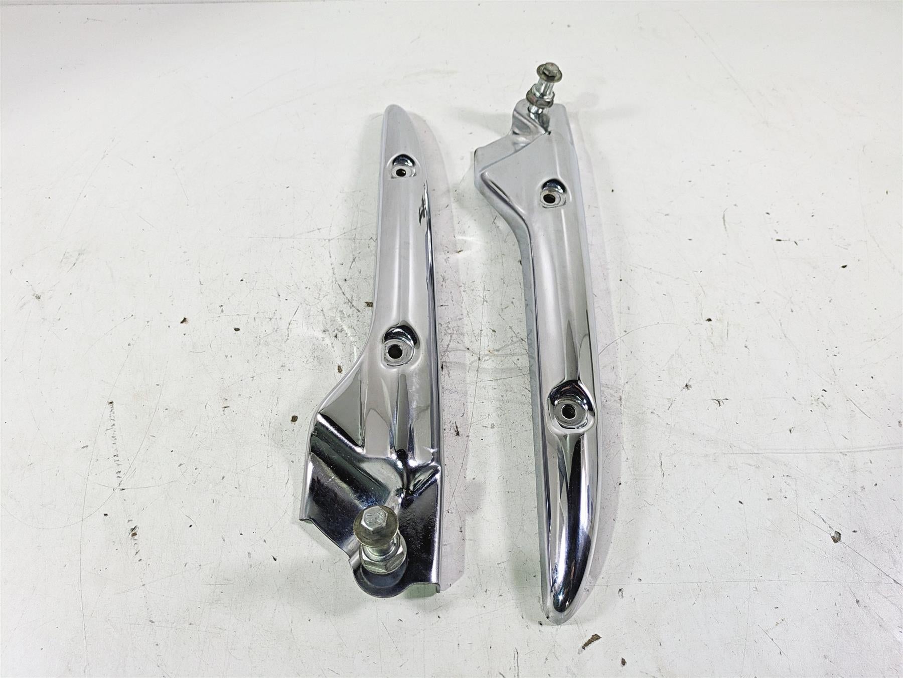 1998 Honda GL1500 Valkyrie Tour Rear Fender Struts Braces Set 77330-MZ0-A40 {{ shop.shopifyCountryName }} - Mototech271