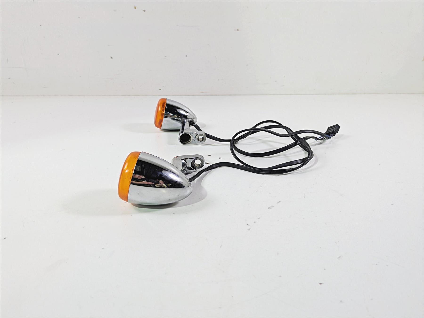 2007 Harley Sportster XL1200 C Front Turn Signal Blinker Set 68972-00 {{ shop.shopifyCountryName }} - Mototech271