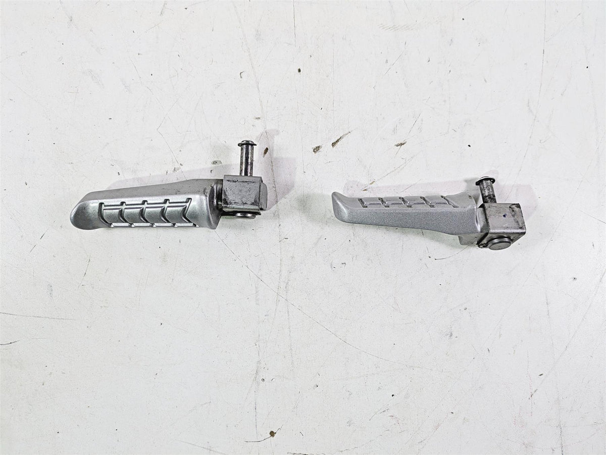 2023 BMW G310R K03 Rear Passenger Footpegs 46718553973 46718553974 {{ shop.shopifyCountryName }} - Mototech271