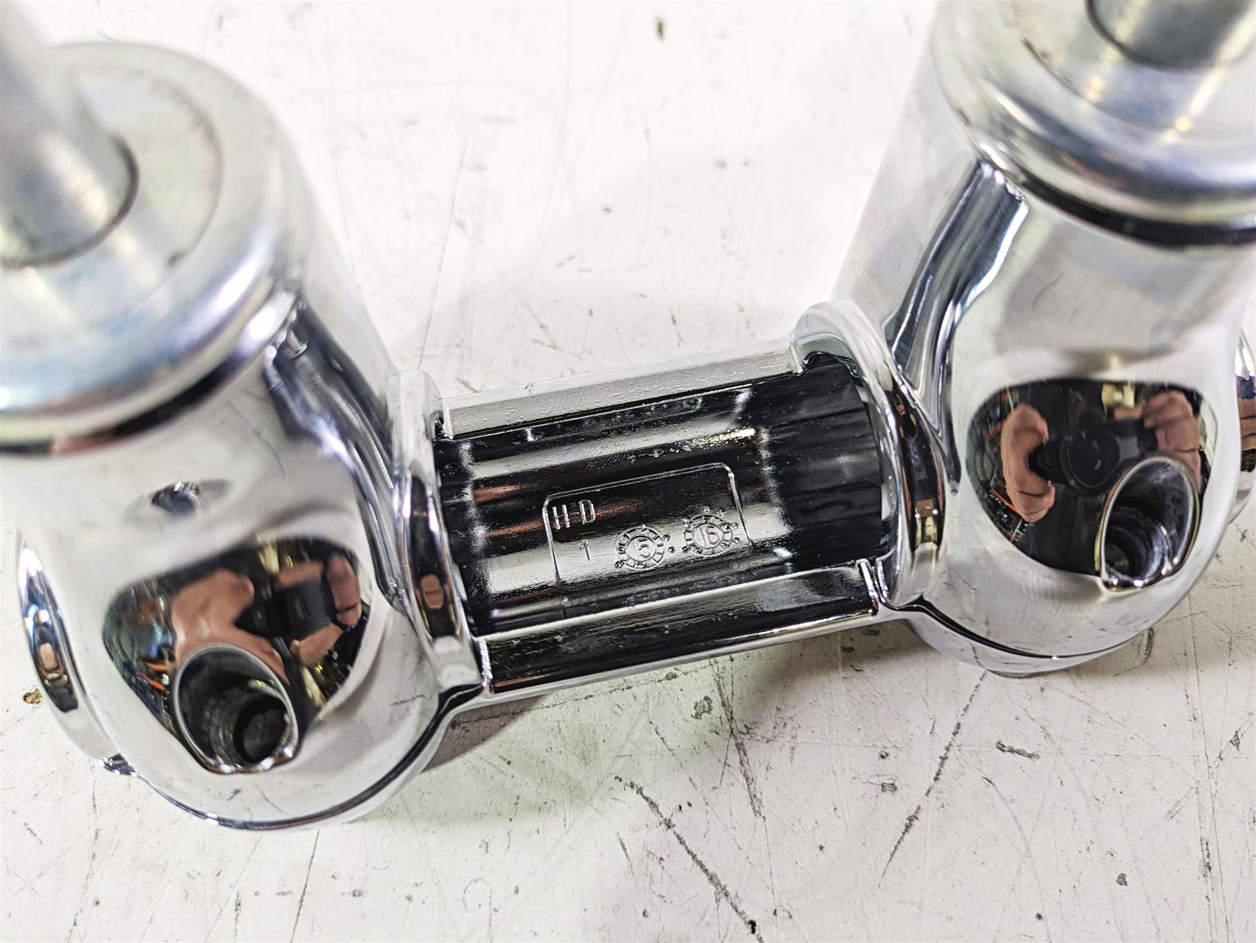 2019 Harley FLHCS Softail Heritage Handlebar Clamp Riser Set 56998-09 {{ shop.shopifyCountryName }} - Mototech271