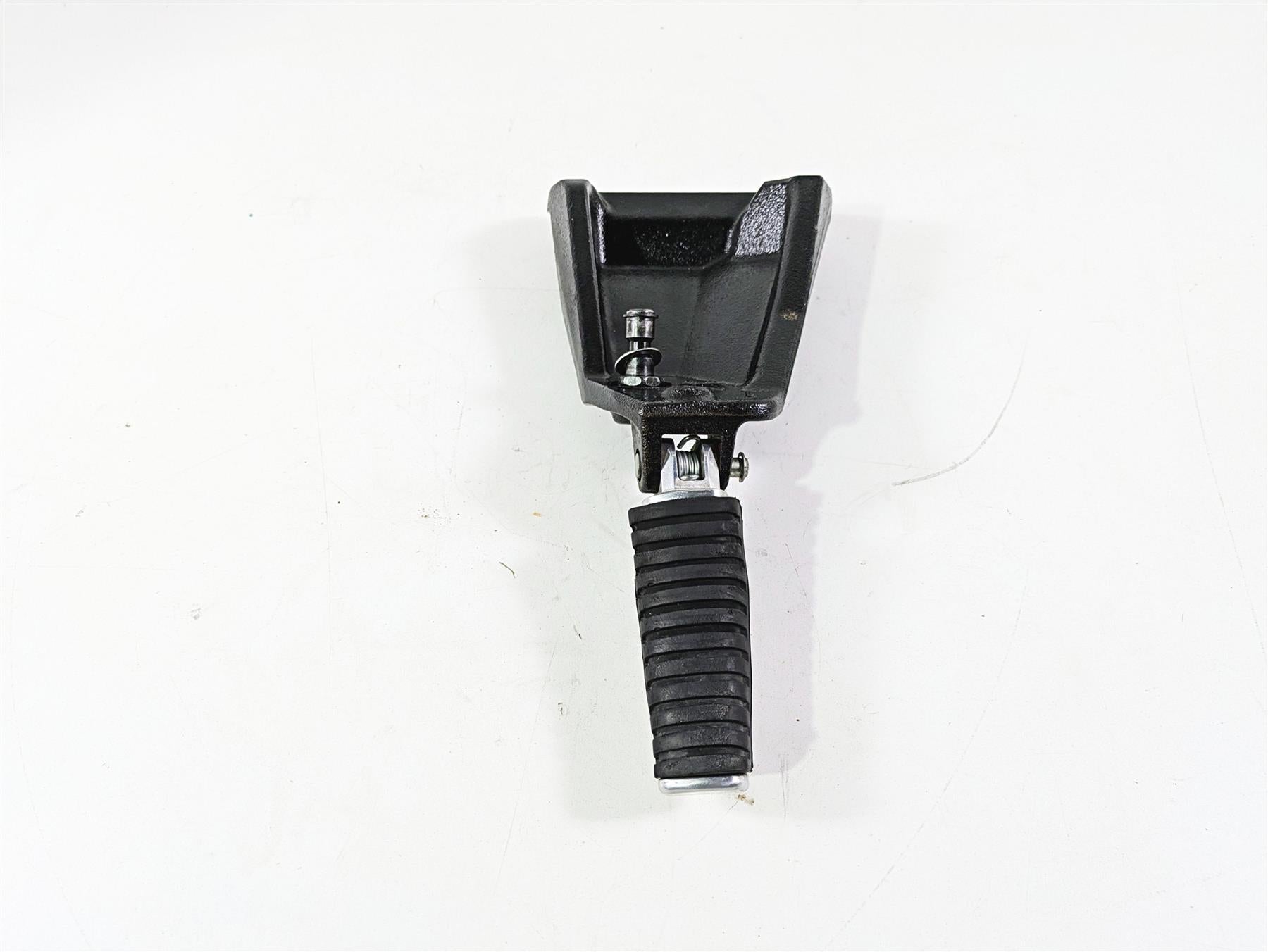 2016 Suzuki M109R VZR1800 Boulevard Left Front Footpeg + Mount 43521-48G01 {{ shop.shopifyCountryName }} - Mototech271