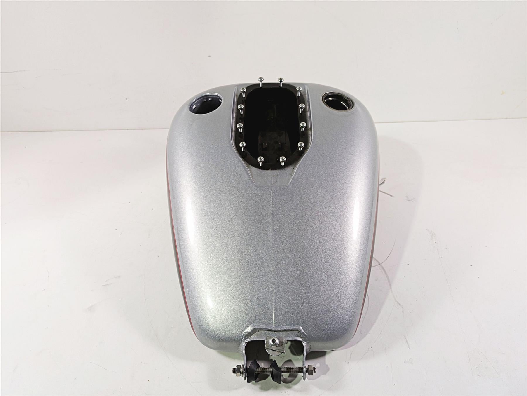 2014 Harley FXDL Dyna Low Rider Fuel Gas Petrol Tank - No Dent - Read 61000707 {{ shop.shopifyCountryName }} - Mototech271