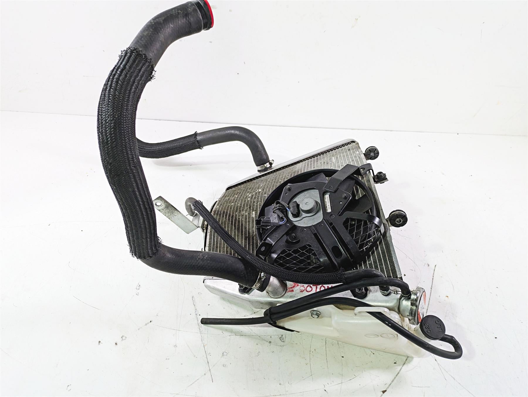 2016 Suzuki GSXR1000 Radiator Fan Reservoir Hoses Set - No Leaks 17710-47H10 {{ shop.shopifyCountryName }} - Mototech271