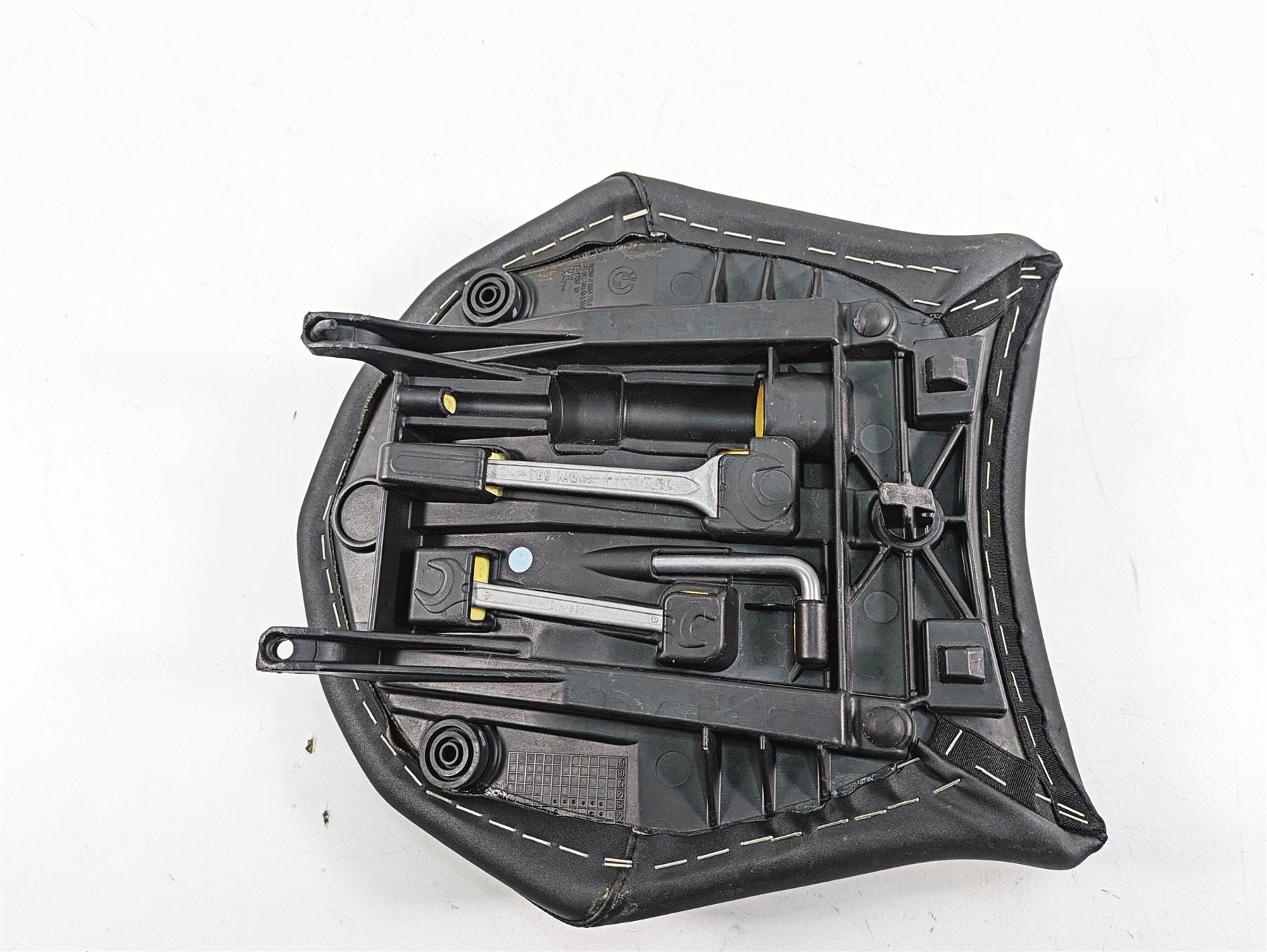 2016 BMW R1200R K53 Rear Passenger Pillion Seat Saddle 52538534319 52538550756 {{ shop.shopifyCountryName }} - Mototech271