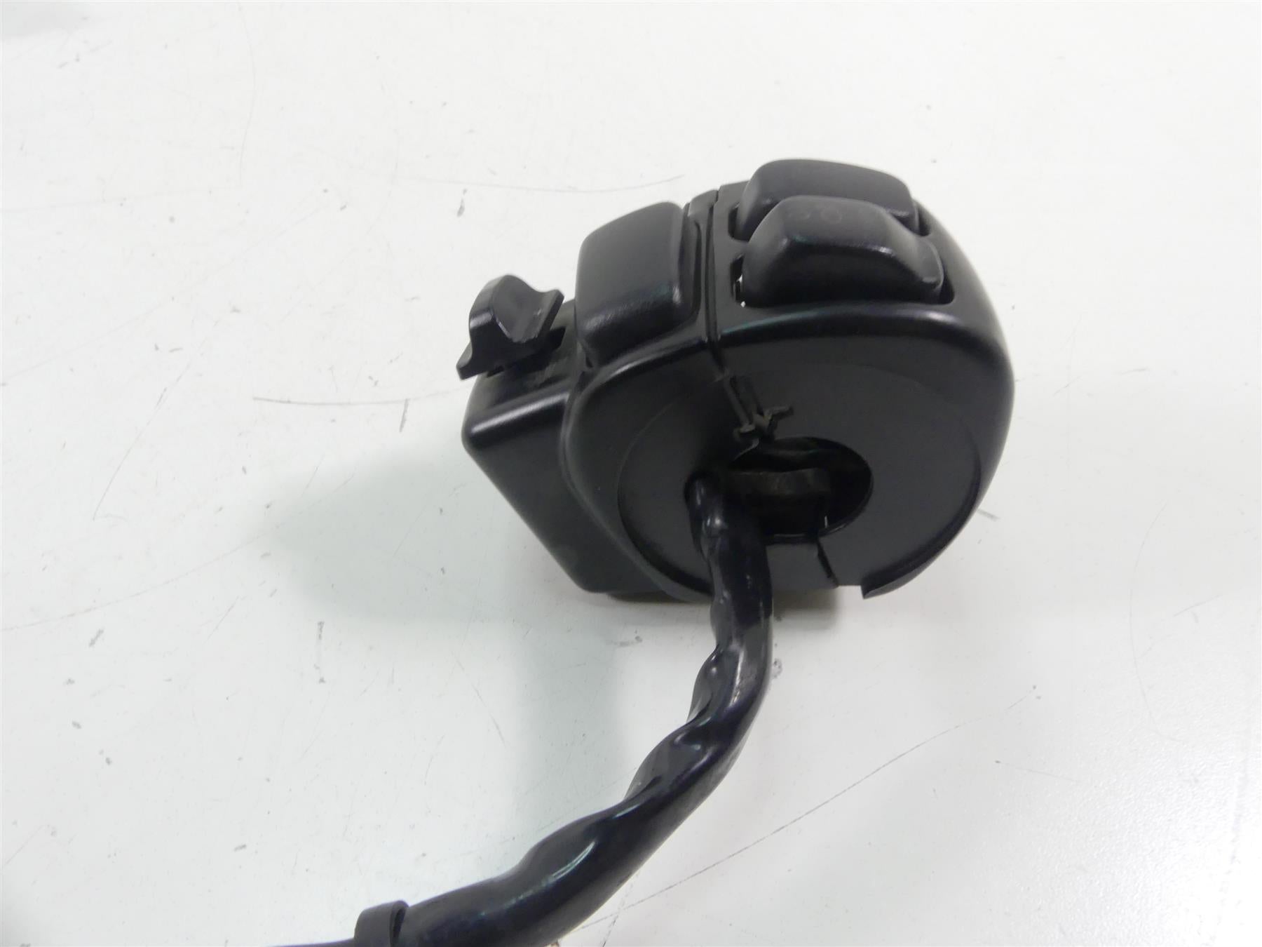 2011 Harley Touring FLTRX Road Glide Left Hand Audio Control Switch 71682-06A {{ shop.shopifyCountryName }} - Mototech271
