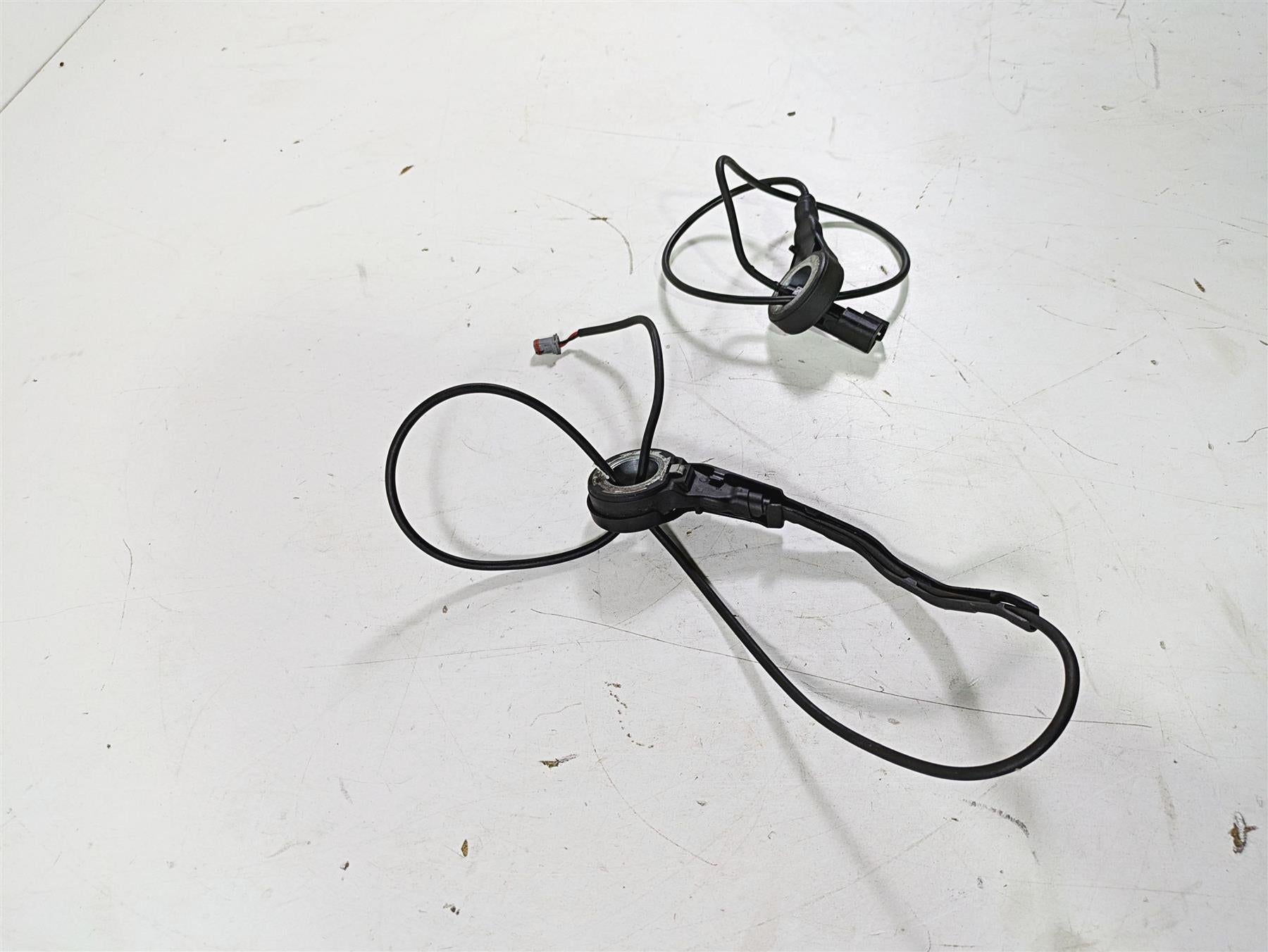 2018 Harley Softail FXFBS Fat Bob Abs Brake Wheel Speed Sensor Set 41100076 {{ shop.shopifyCountryName }} - Mototech271