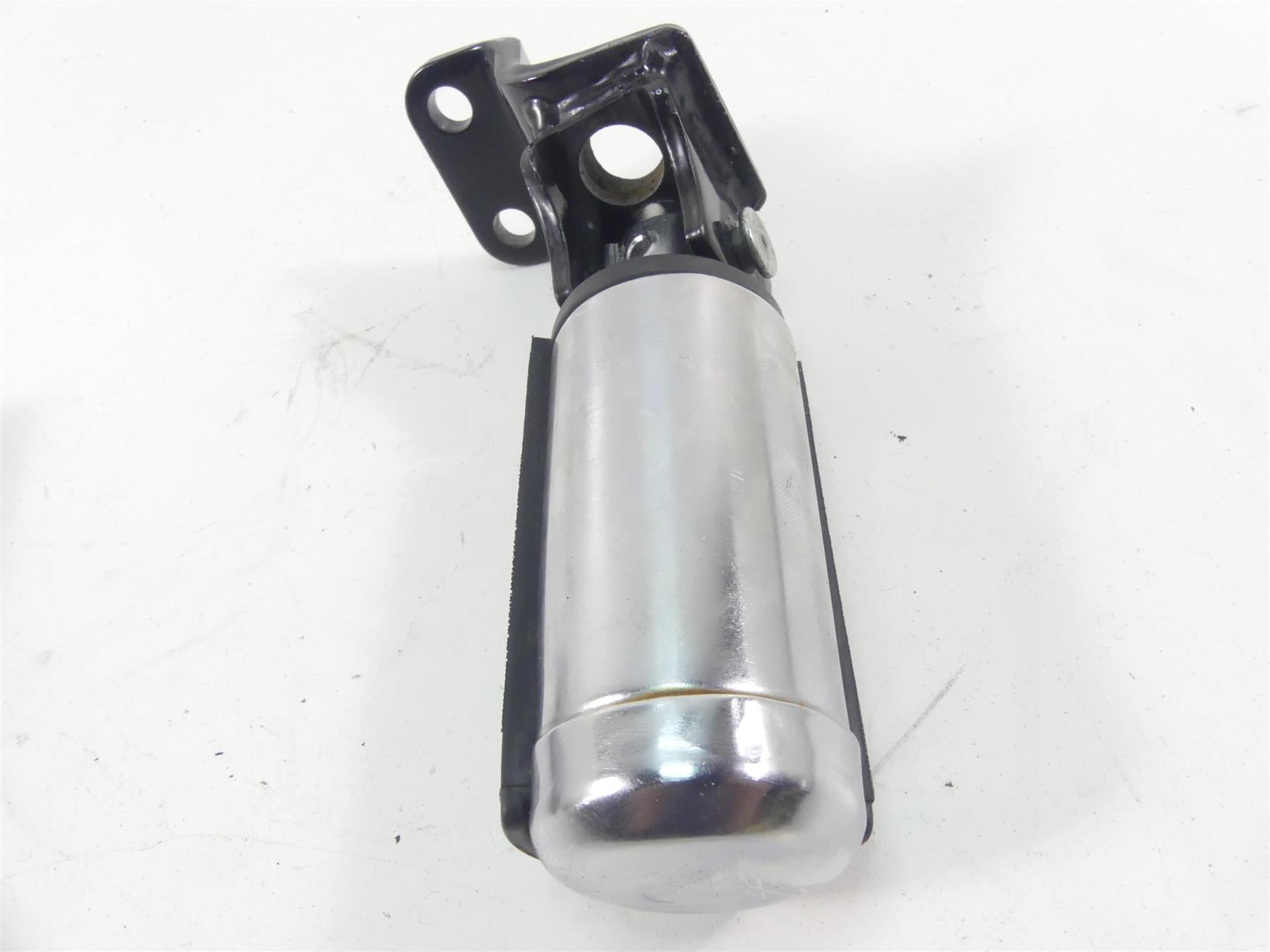2002 Honda VTX1800 C Rear Passenger Footpeg Set 50680-MCH-000 50685-MCH-000 {{ shop.shopifyCountryName }} - Mototech271