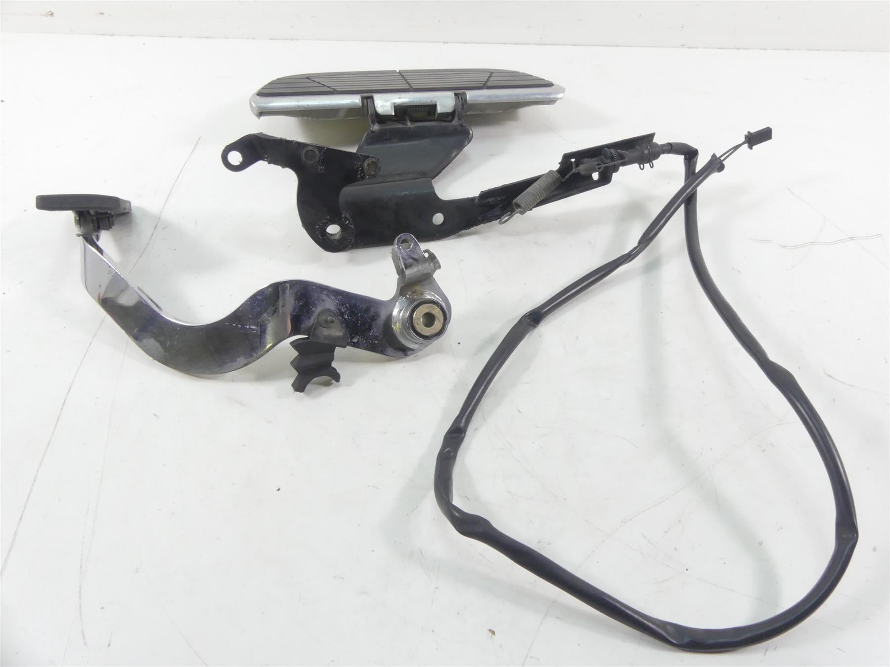 2003 Honda VTX1800R Right Front Floor Board & Brake Pedal Set 50615-MCV-000 {{ shop.shopifyCountryName }} - Mototech271