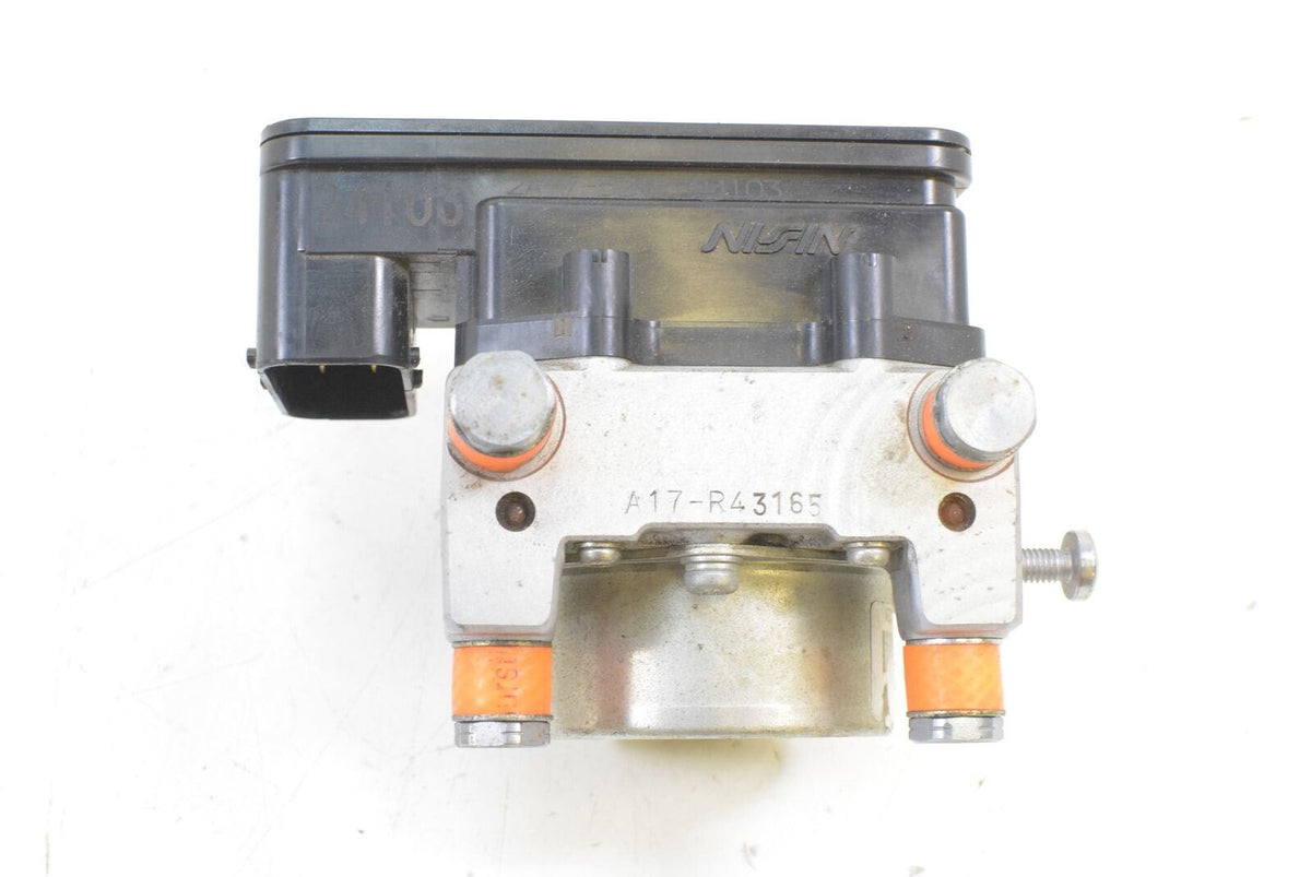 2013 Triumph Speed Triple 1050 R Abs Brake Pump Module T2024104 {{ shop.shopifyCountryName }} - Mototech271