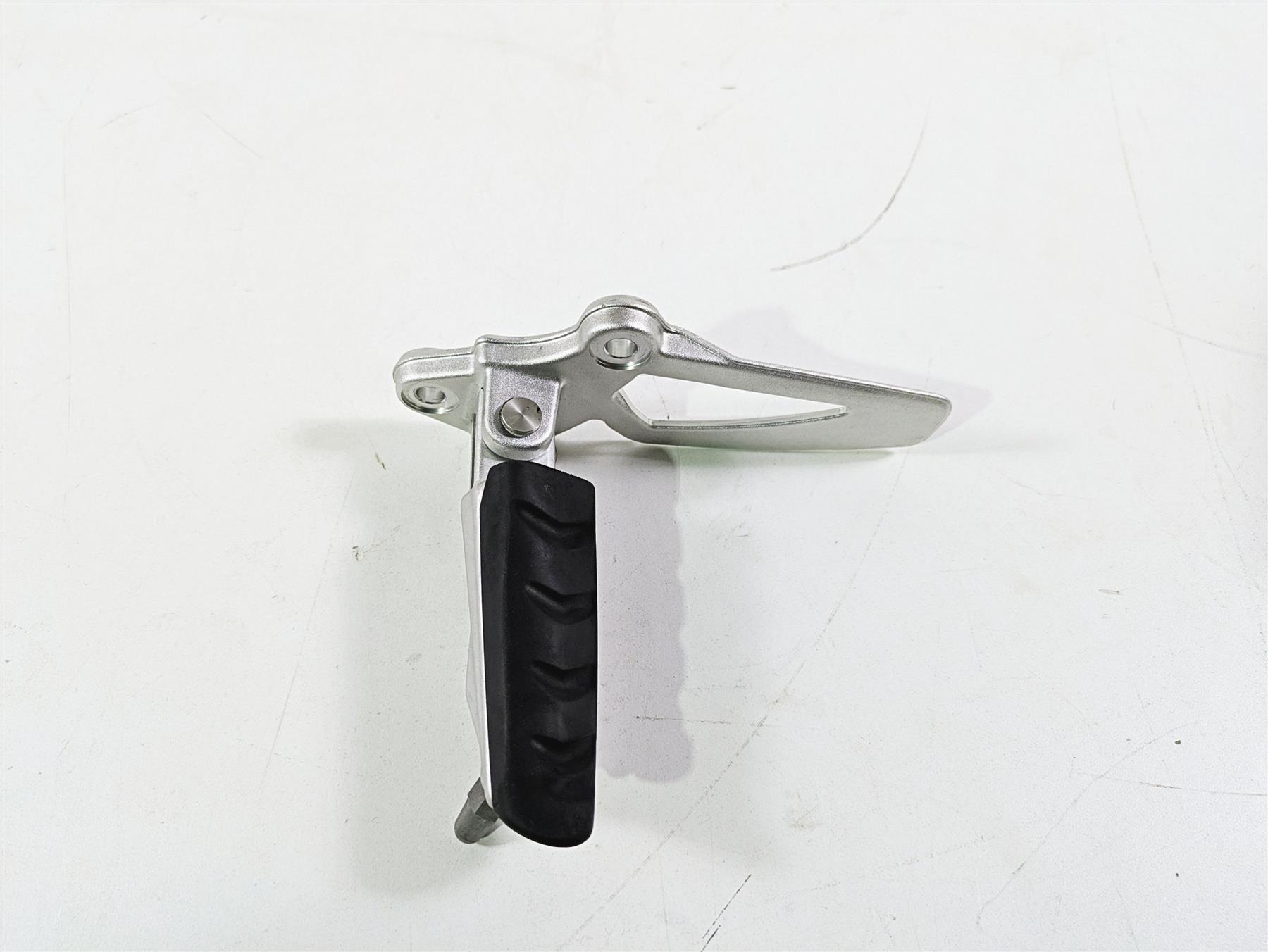 2014 BMW R nine T R9T K21 Left Front Rider Footpeg Foot Peg Rest 7728899 46717671077 {{ shop.shopifyCountryName }} - Mototech271
