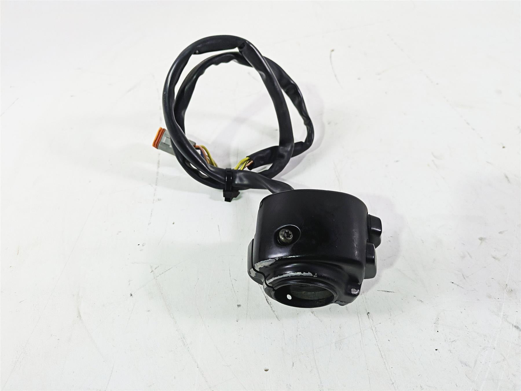 2004 Harley FLSTCI Softail Heritage Left Hand Control Switch 71682-06A 71685-06A {{ shop.shopifyCountryName }} - Mototech271