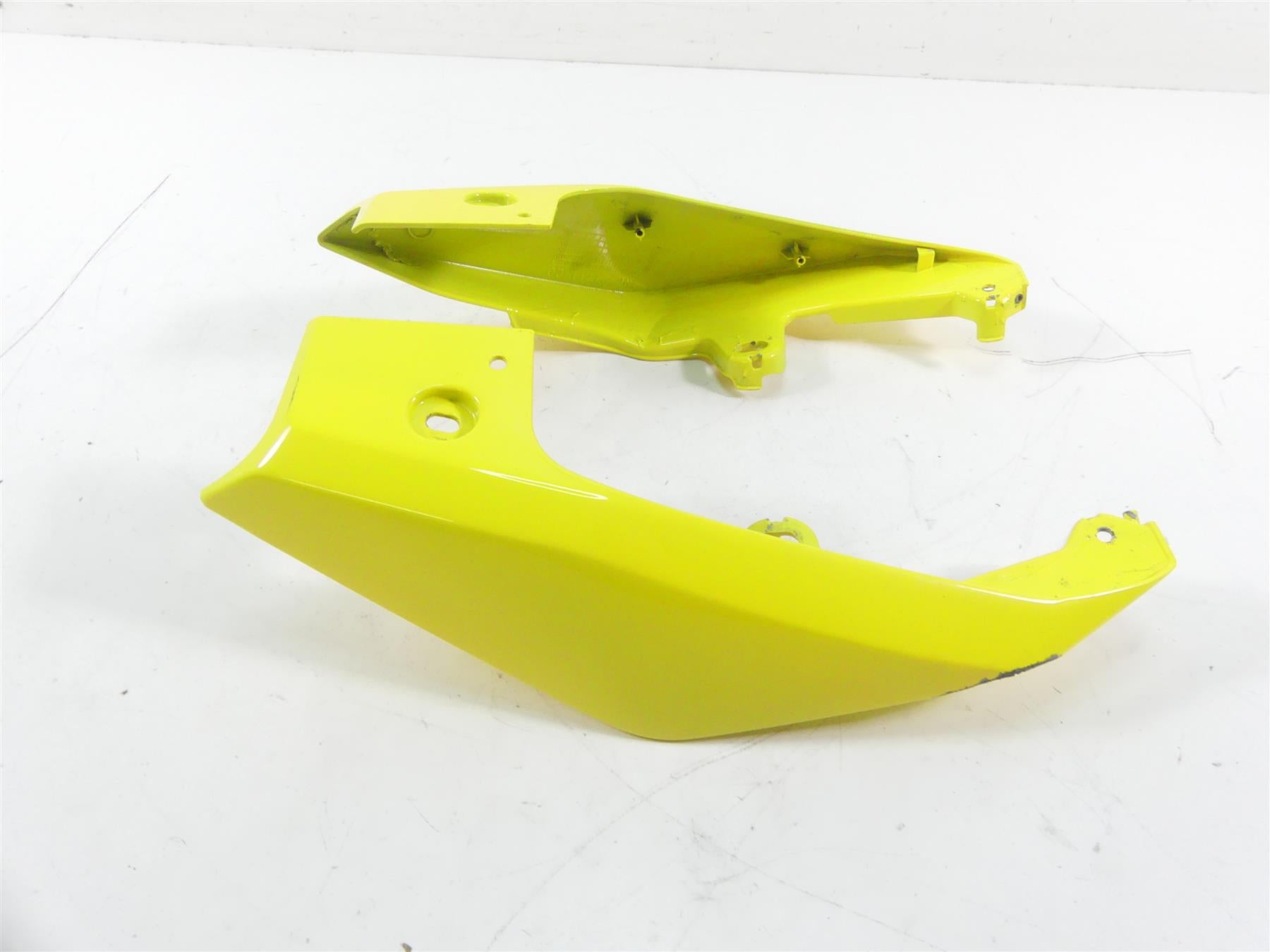 2015 Yamaha MT09 FZ09 Rear Tail Side Cover Fairing Set 1RC-21721-00-00 {{ shop.shopifyCountryName }} - Mototech271