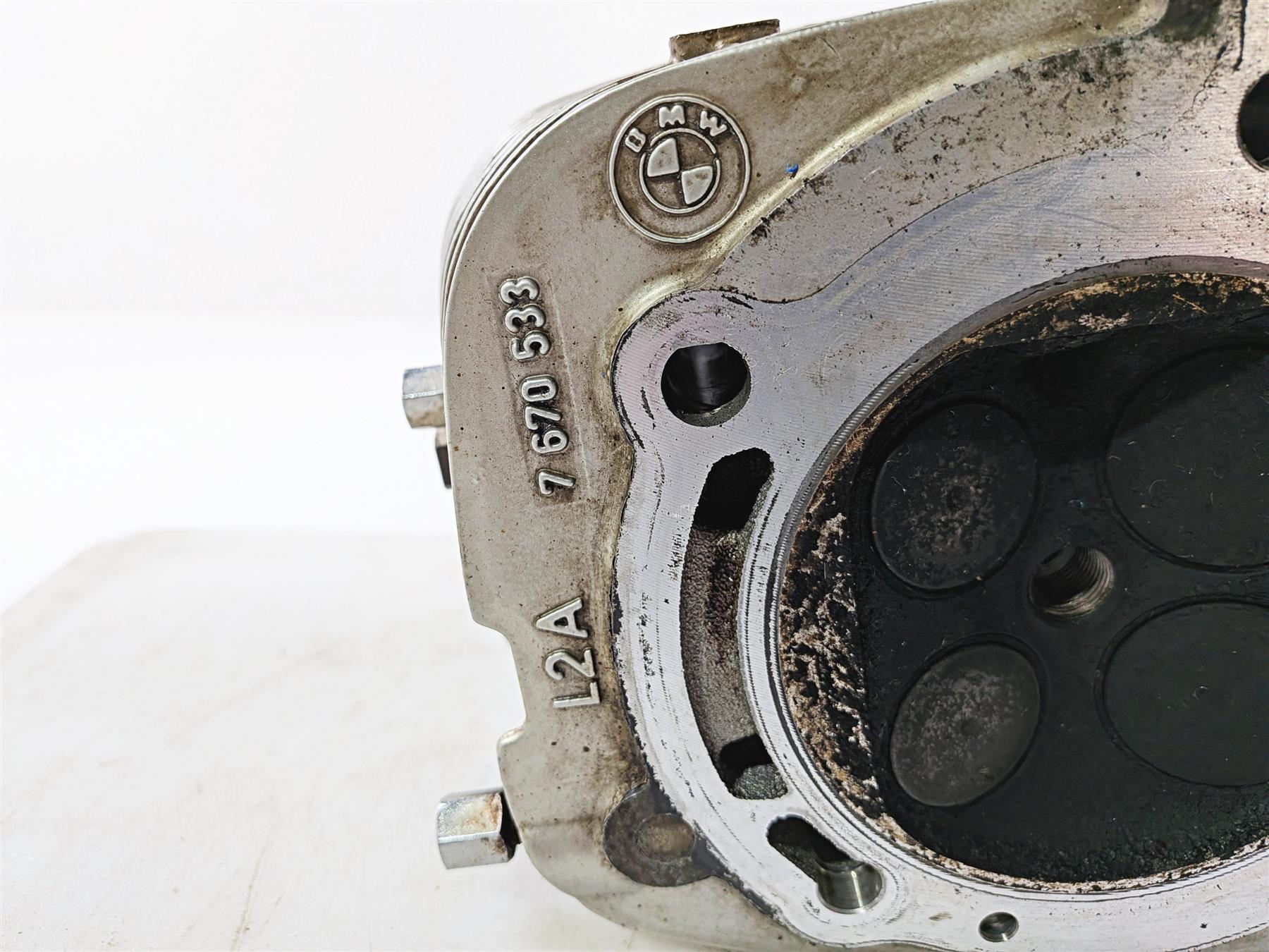 2004 BMW R1150GS R21 Left Cylinderhead Cylinder Head - Good Compression 7670533 {{ shop.shopifyCountryName }} - Mototech271