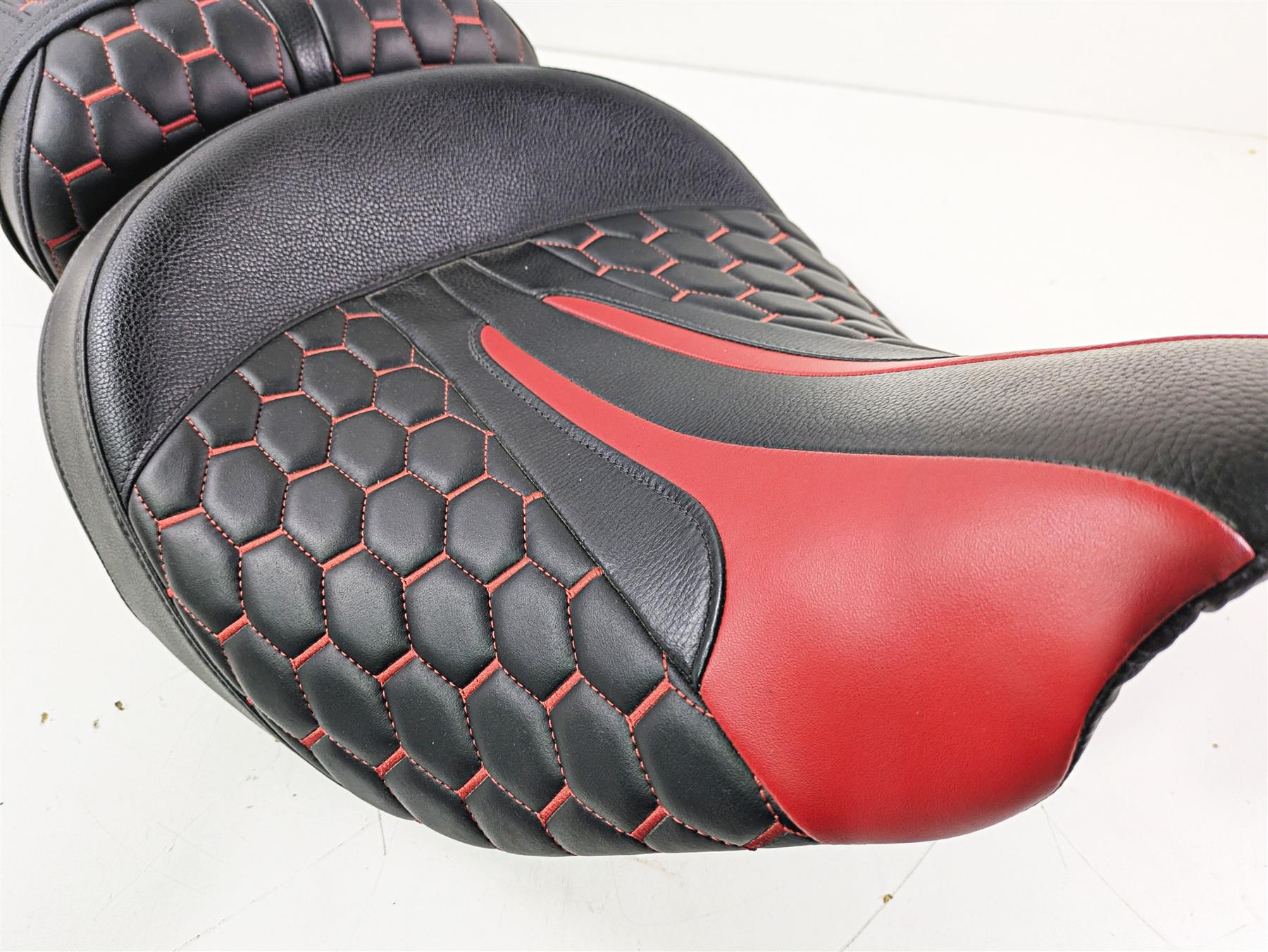 2019 Indian Chieftain Limited CC Rider Seat Saddle Red FS04-07-RD {{ shop.shopifyCountryName }} - Mototech271