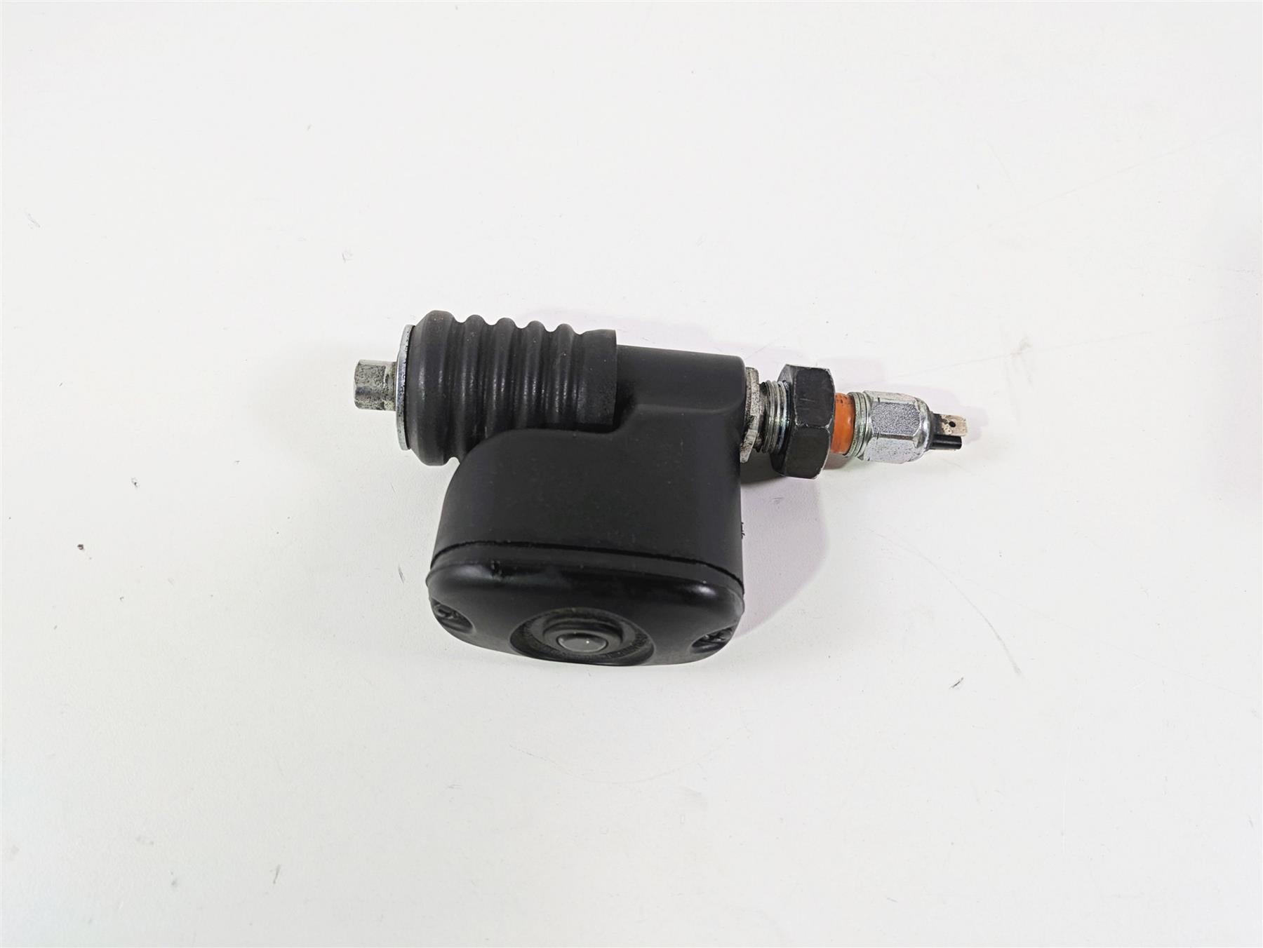 2016 Harley FXDF Dyna Fat Bob Rear Brake Master Cylinder 41700060 {{ shop.shopifyCountryName }} - Mototech271