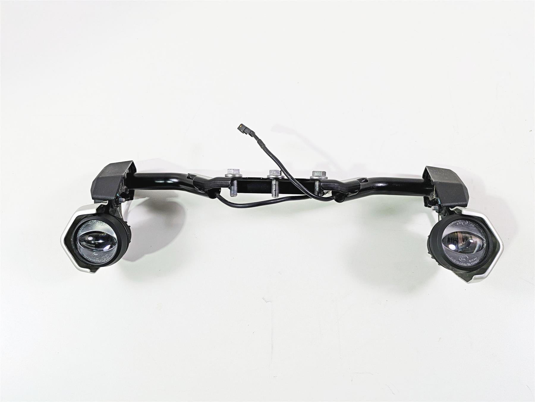 2024 Triumph Tiger 900 GT Fog Lights & Mounting Rail Set T2708708 T2708722 {{ shop.shopifyCountryName }} - Mototech271
