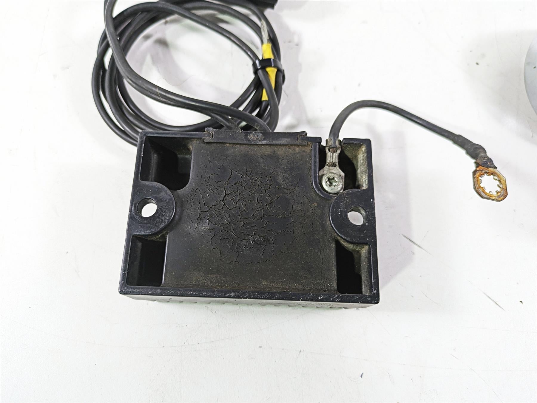 2003 Harley Dyna FXDL Low Rider 100TH Rectifier Voltage Regulator 74518-99A {{ shop.shopifyCountryName }} - Mototech271
