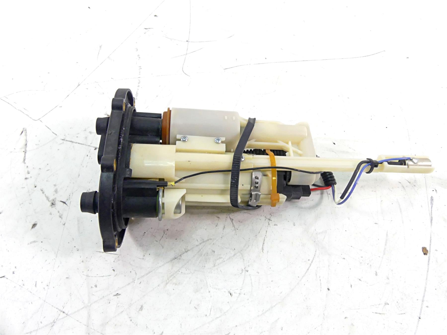 2013 Ducati Diavel Red Fuel Gas Petrol Pump -Tested 16024001C {{ shop.shopifyCountryName }} - Mototech271