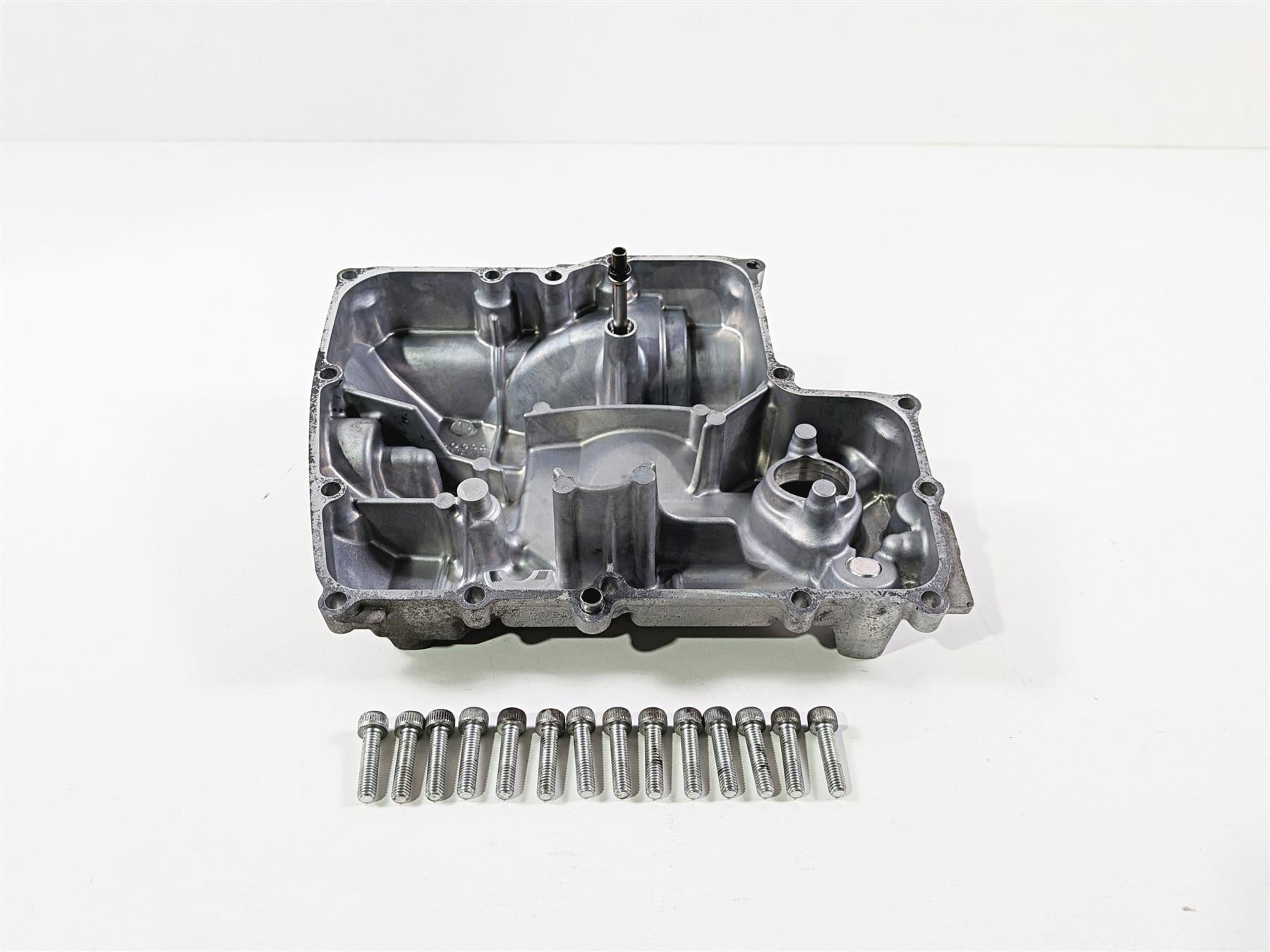 2008 Yamaha YZF R1 RN19 Oil Pan Bottom Engine Cover 4C8-13417-00-00 4C8-13400-00 {{ shop.shopifyCountryName }} - Mototech271