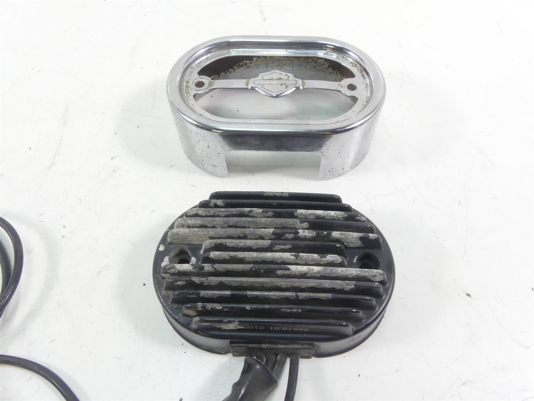 2002 Harley Softail FXSTDI Deuce Rectifier Voltage Regulator + Cover 74540-01 {{ shop.shopifyCountryName }} - Mototech271