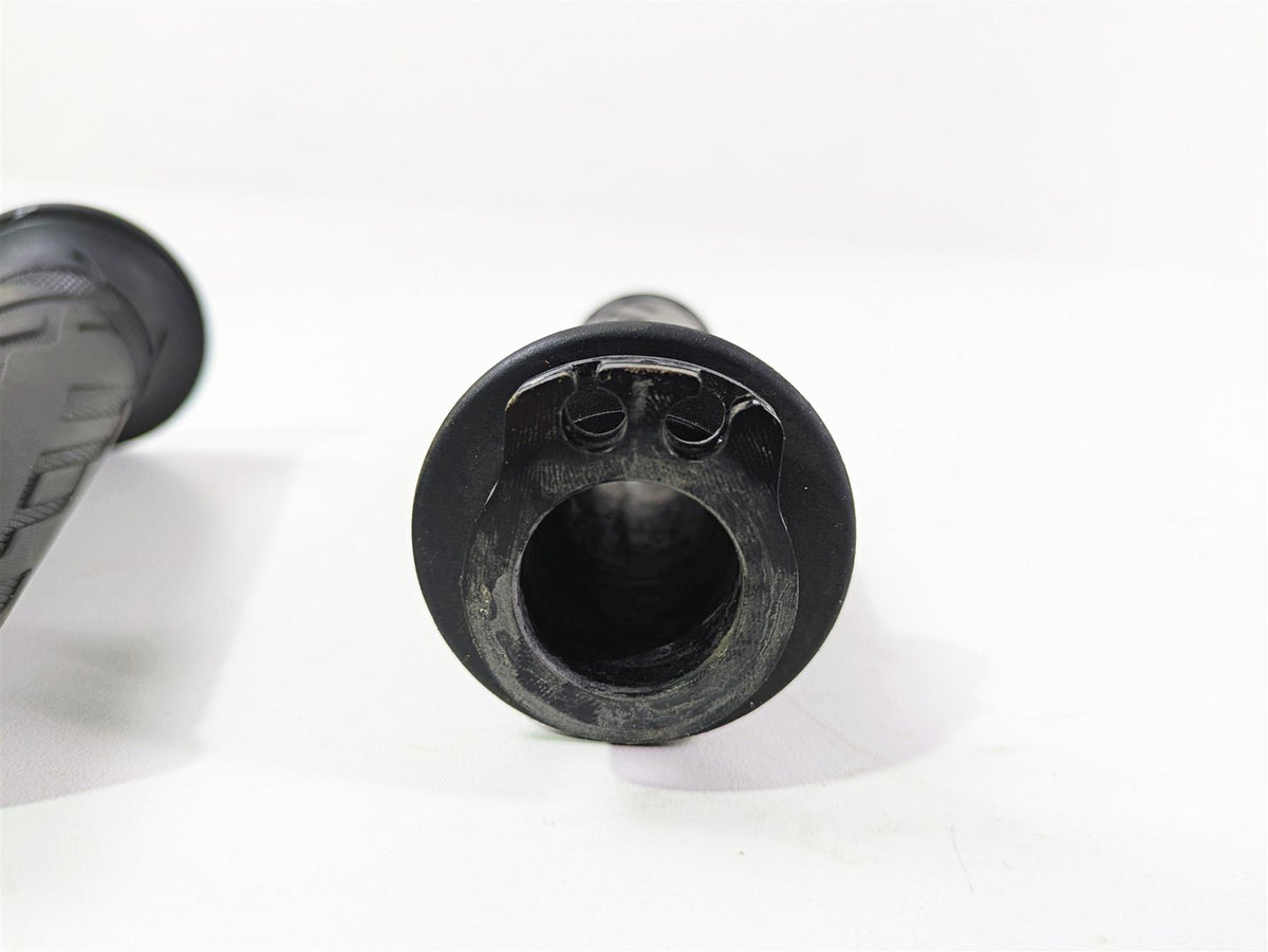 2023 Suzuki GSX1300 RR Hayabusa Left Right Handle Bar Grip Set 57110-21H02 {{ shop.shopifyCountryName }} - Mototech271