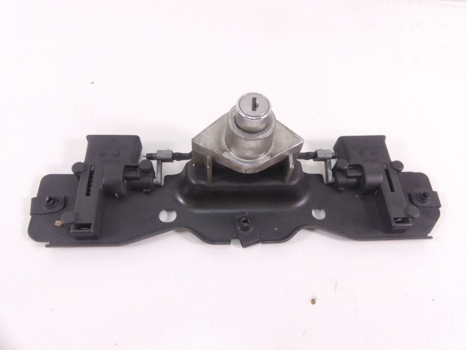 2010 Victory Vision Tour Ignition Switch Key Luggage Seat Lock Set 1015274 {{ shop.shopifyCountryName }} - Mototech271