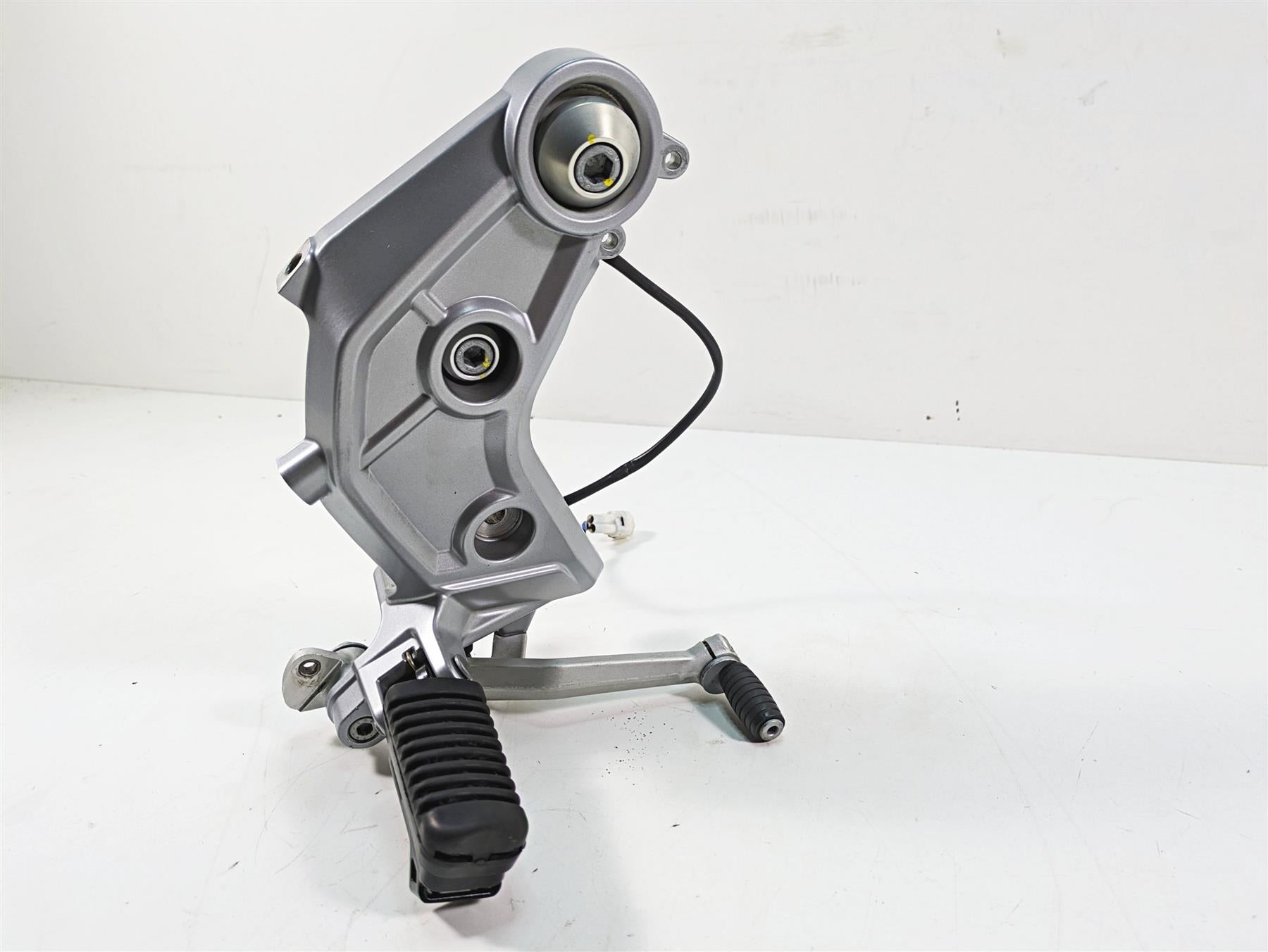 2020 Moto Guzzi V85 TT Adventure Right Foot Peg & Brake Pedal Set 2B005513 {{ shop.shopifyCountryName }} - Mototech271