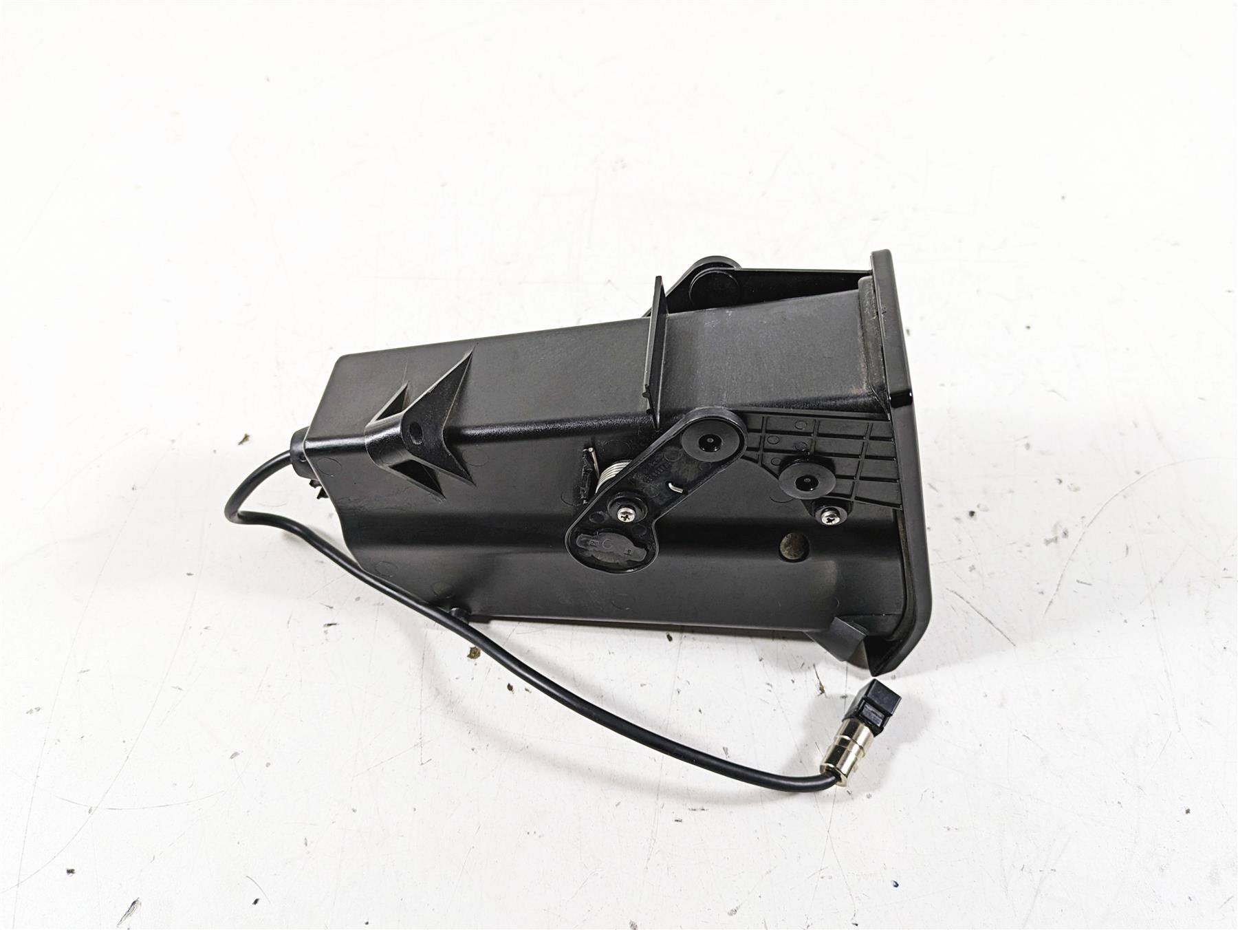 2015 Harley Touring FLHXS Street Glide Front Fairing Media Compartment 76000117 {{ shop.shopifyCountryName }} - Mototech271