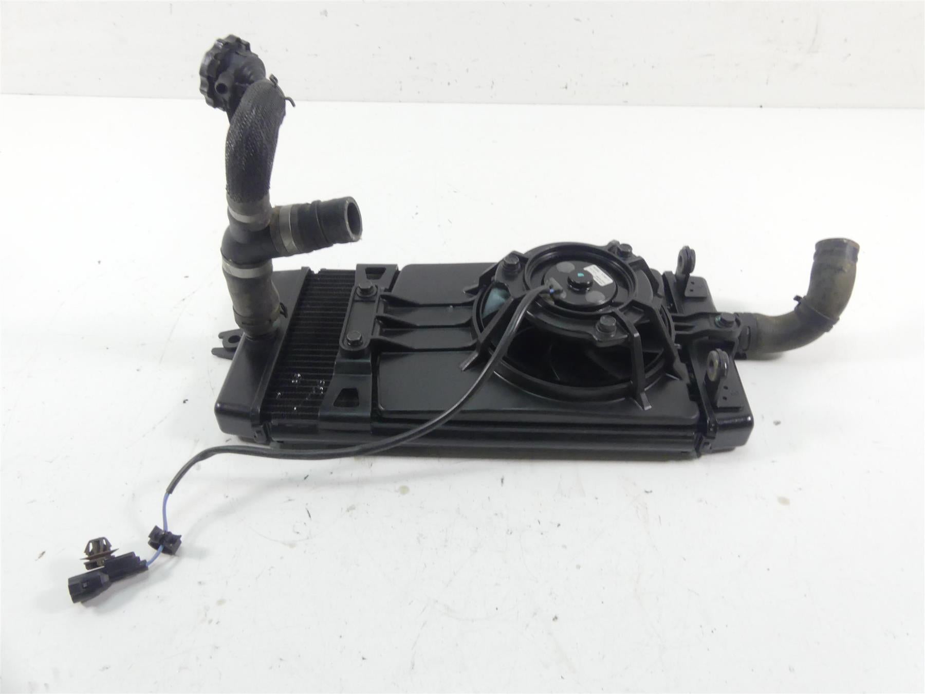 2017 Triumph Thruxton 1200 R Radiator Fan Guard Reservoir Hoses Set T2101333 {{ shop.shopifyCountryName }} - Mototech271