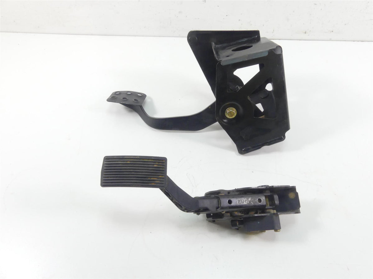 2020 Can Am Maverick X3 XMR Turbo RR Foot Brake Accelerate Pedal Set 707001803 {{ shop.shopifyCountryName }} - Mototech271