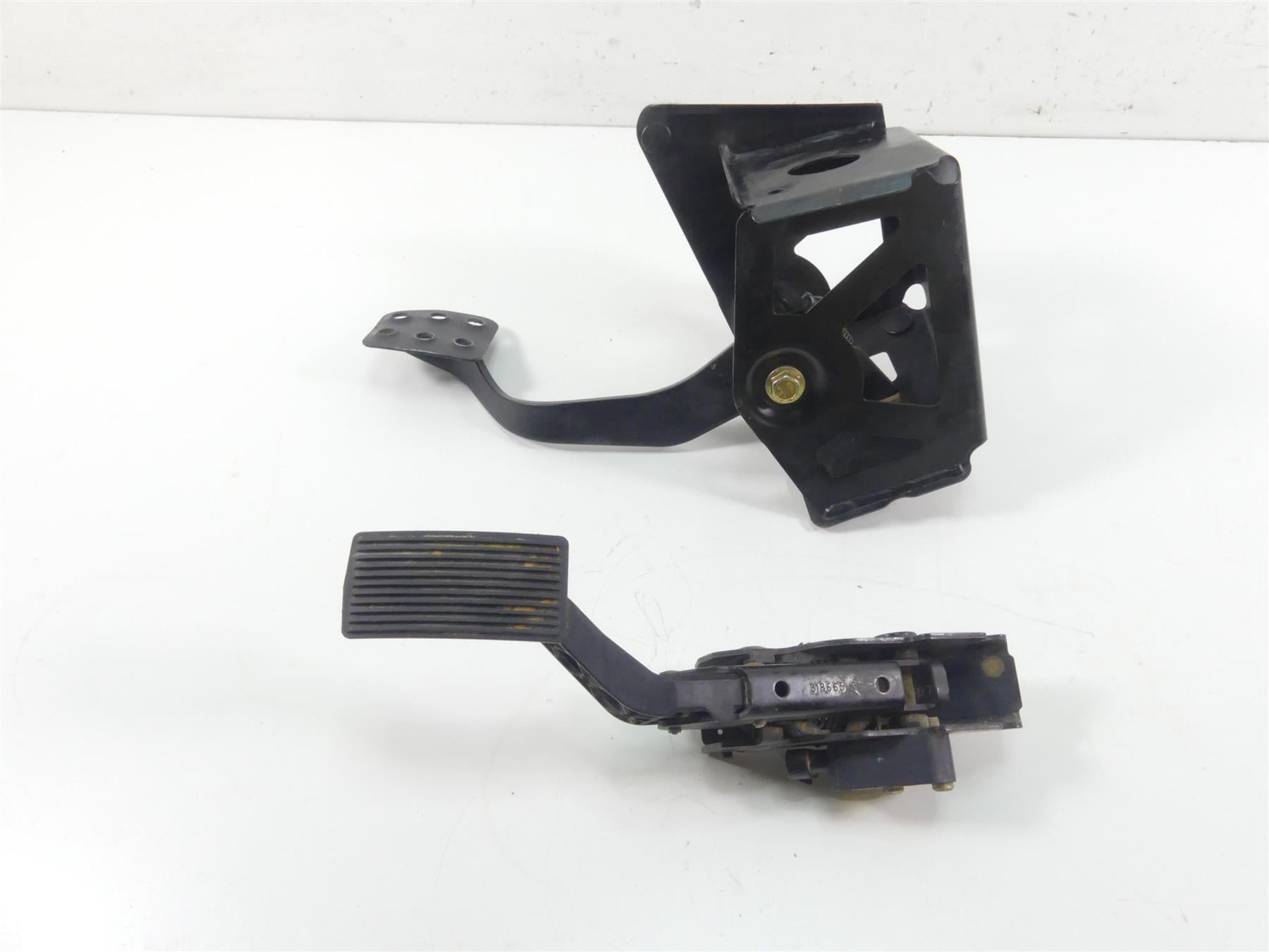 2020 Can Am Maverick X3 XMR Turbo RR Foot Brake Accelerate Pedal Set 707001803 {{ shop.shopifyCountryName }} - Mototech271