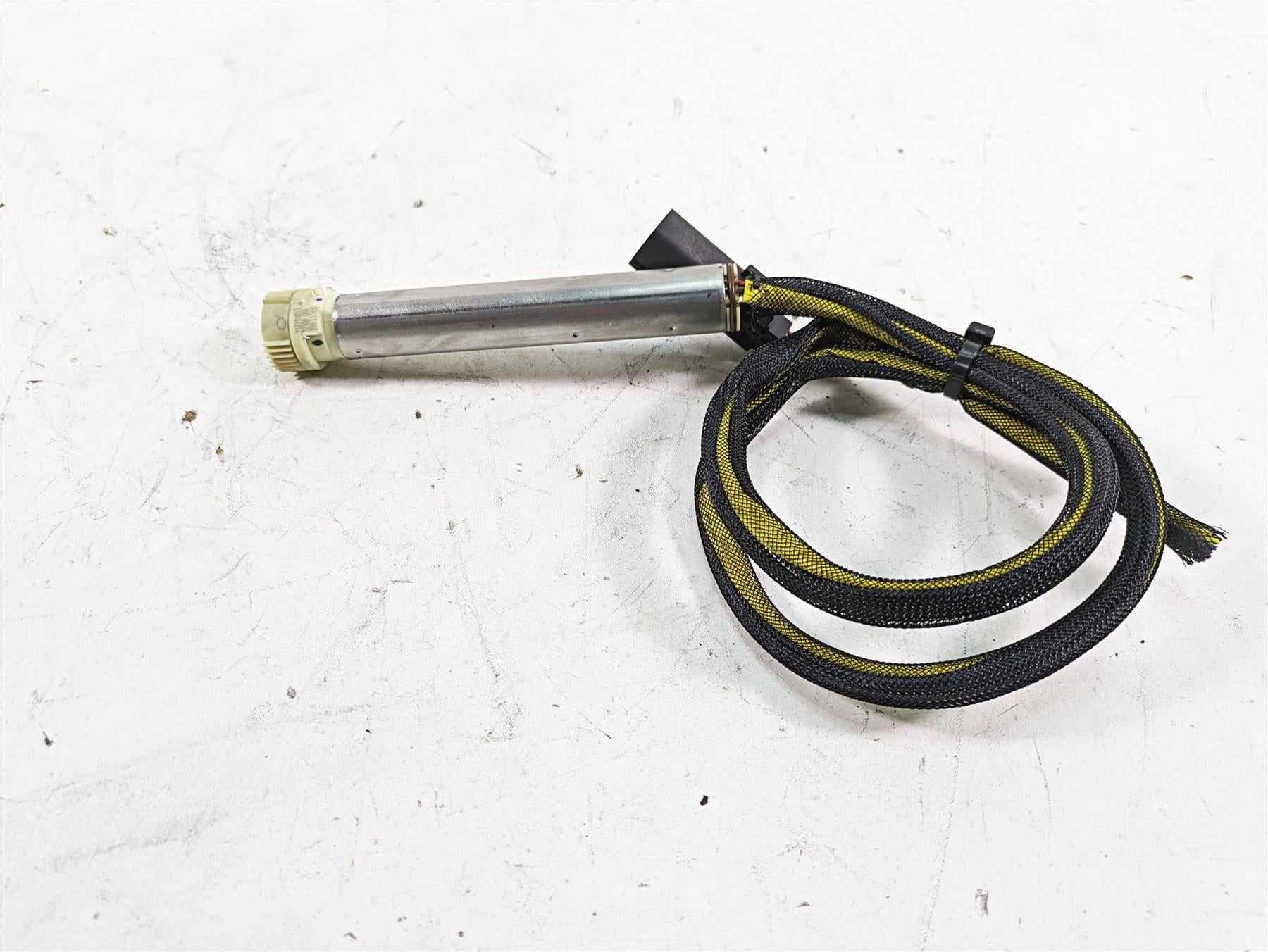 2010 Harley Touring FLHTCU Electra Glide E-Throttle Sensor - Read 32305-08B {{ shop.shopifyCountryName }} - Mototech271