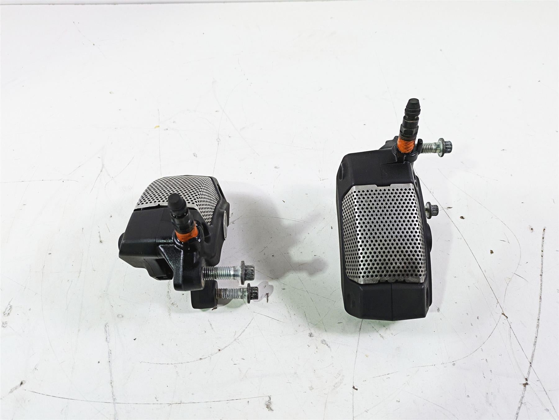 2015 Harley Touring FLHTKL E -Glide Low Front Brake Caliper Set 43027-08 {{ shop.shopifyCountryName }} - Mototech271
