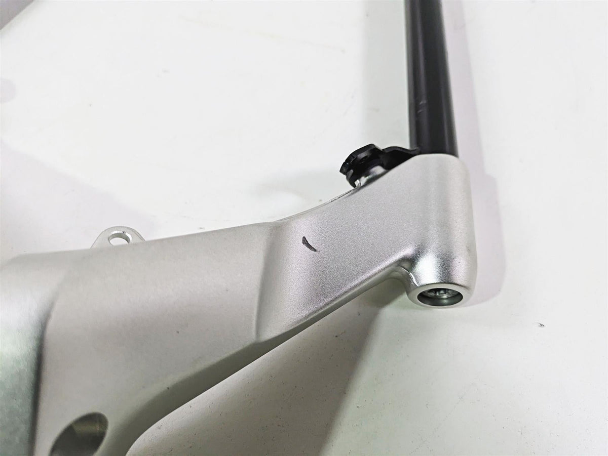 2010 BMW R1200RT K26 Left & Right Handle Bar Set 32718531337 32718531338 {{ shop.shopifyCountryName }} - Mototech271
