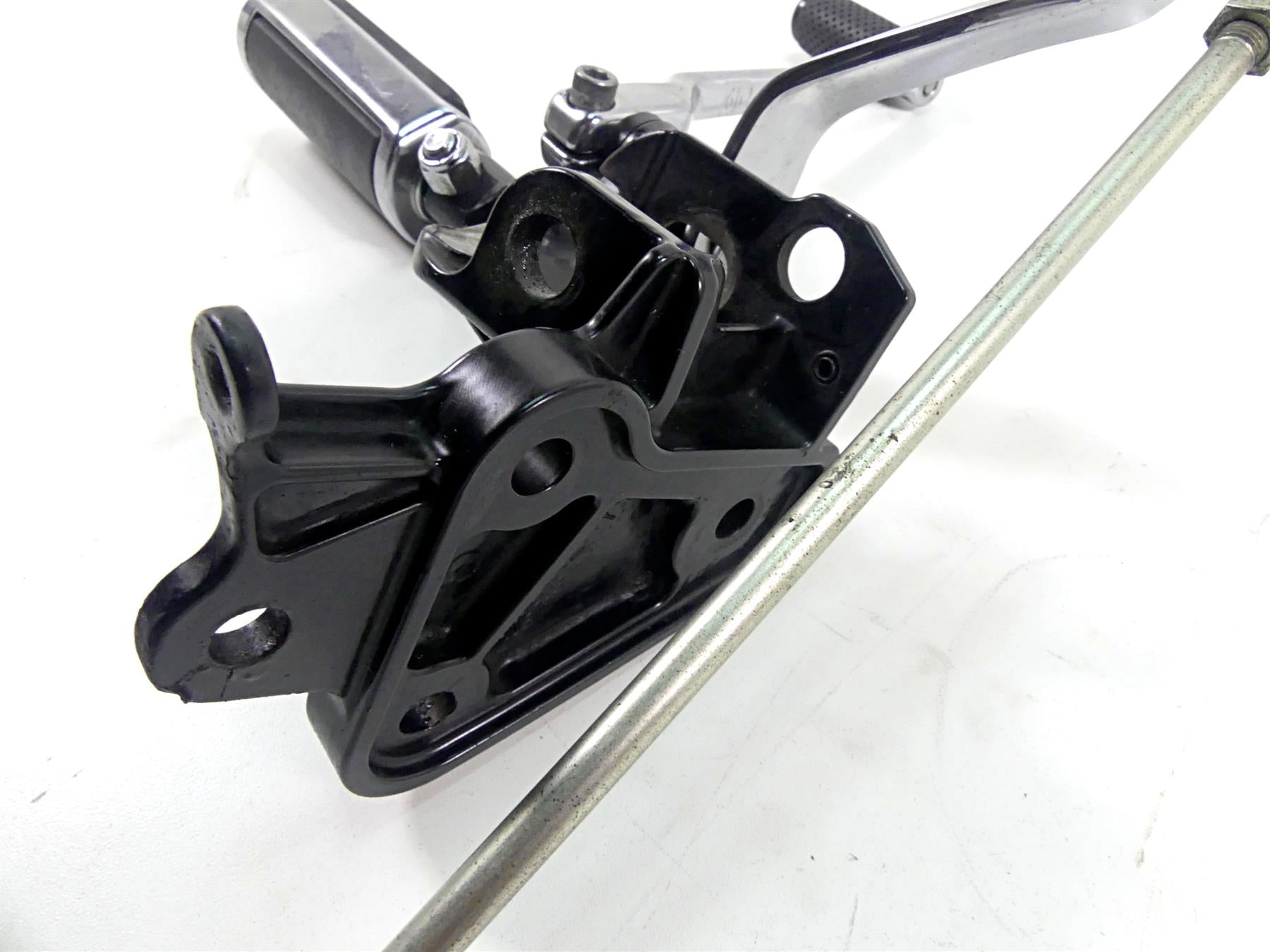 2011 Harley Softail FXS Blackline Left Front Foot Peg Shifter Set 33683-07A {{ shop.shopifyCountryName }} - Mototech271