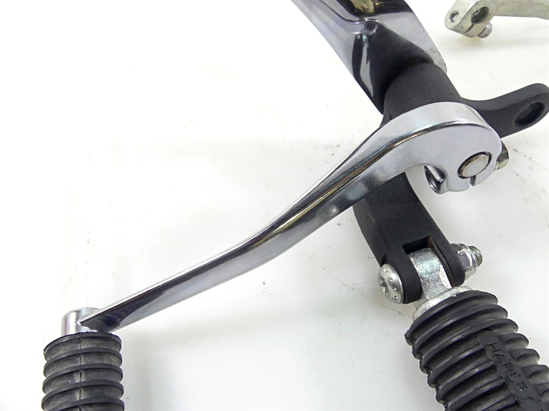 2010 Harley FXDF Dyna Fat Bob Front Left Oem Forward Footpeg & Shifter 33693-03 {{ shop.shopifyCountryName }} - Mototech271