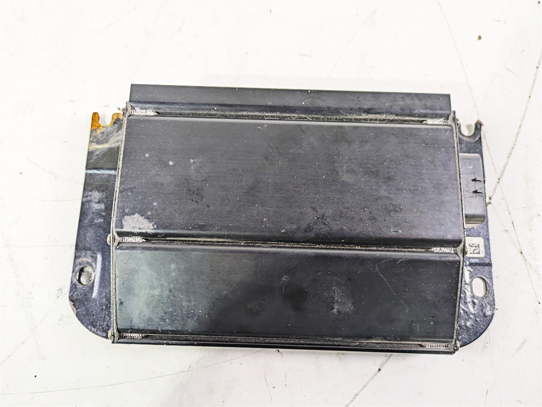 2007 Harley Touring FLHTCU SE CVO E-Glide Harman Kardon Amplifier Amp 76192-06A {{ shop.shopifyCountryName }} - Mototech271