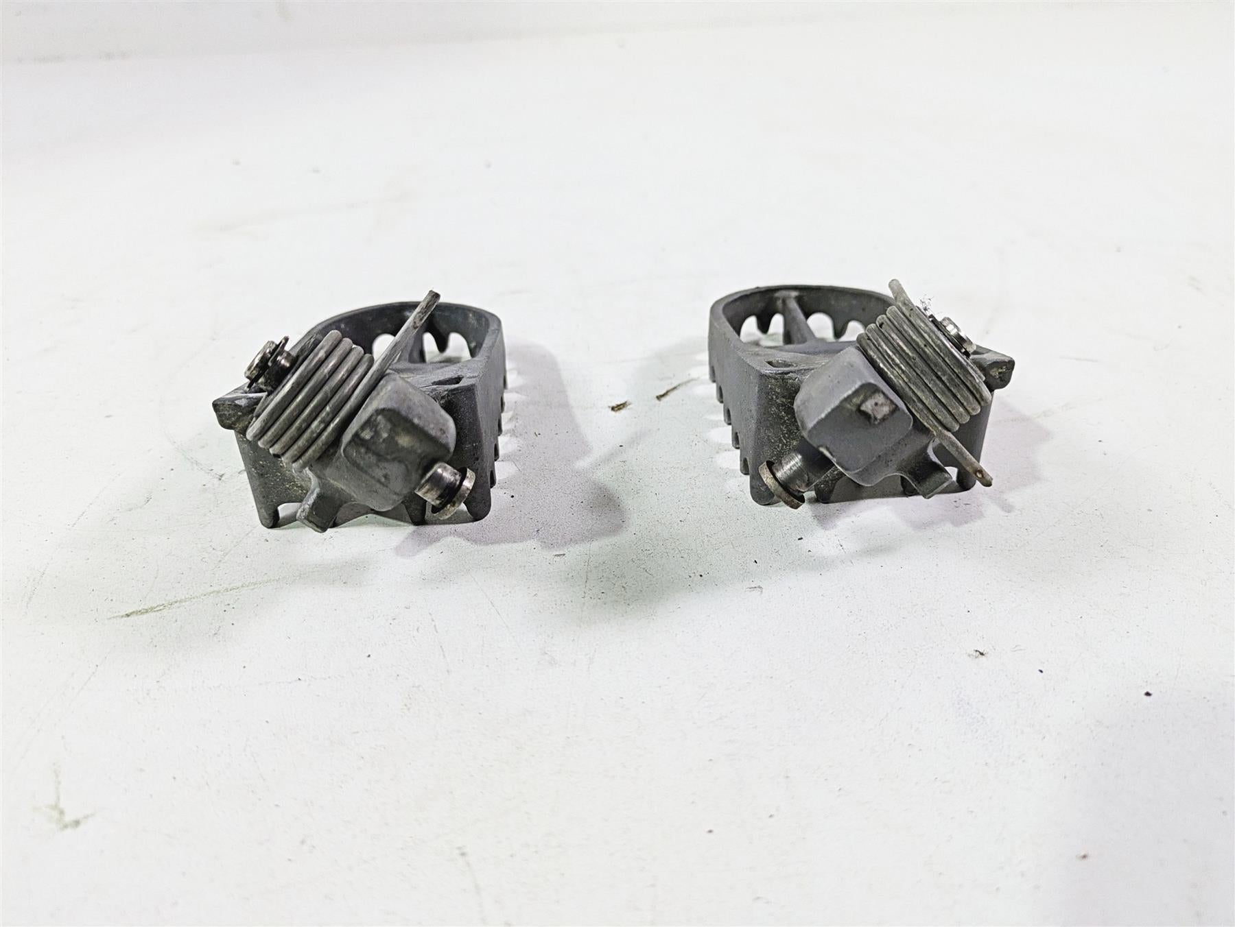 2009 BMW R1200GS K255 Adv Front Footpeg Foot Peg Set 46717694557 46717694558 {{ shop.shopifyCountryName }} - Mototech271