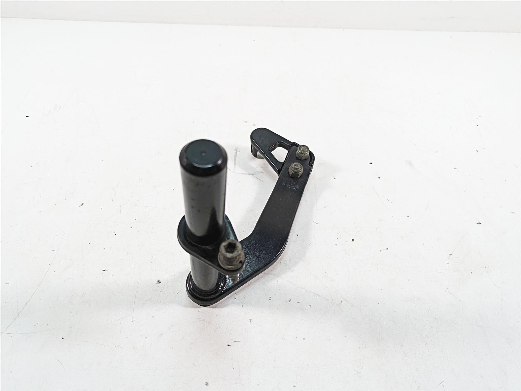 1999 Harley Dyna FXDL Low Rider Left Rear Footpeg Mount Arm 52740-94A {{ shop.shopifyCountryName }} - Mototech271