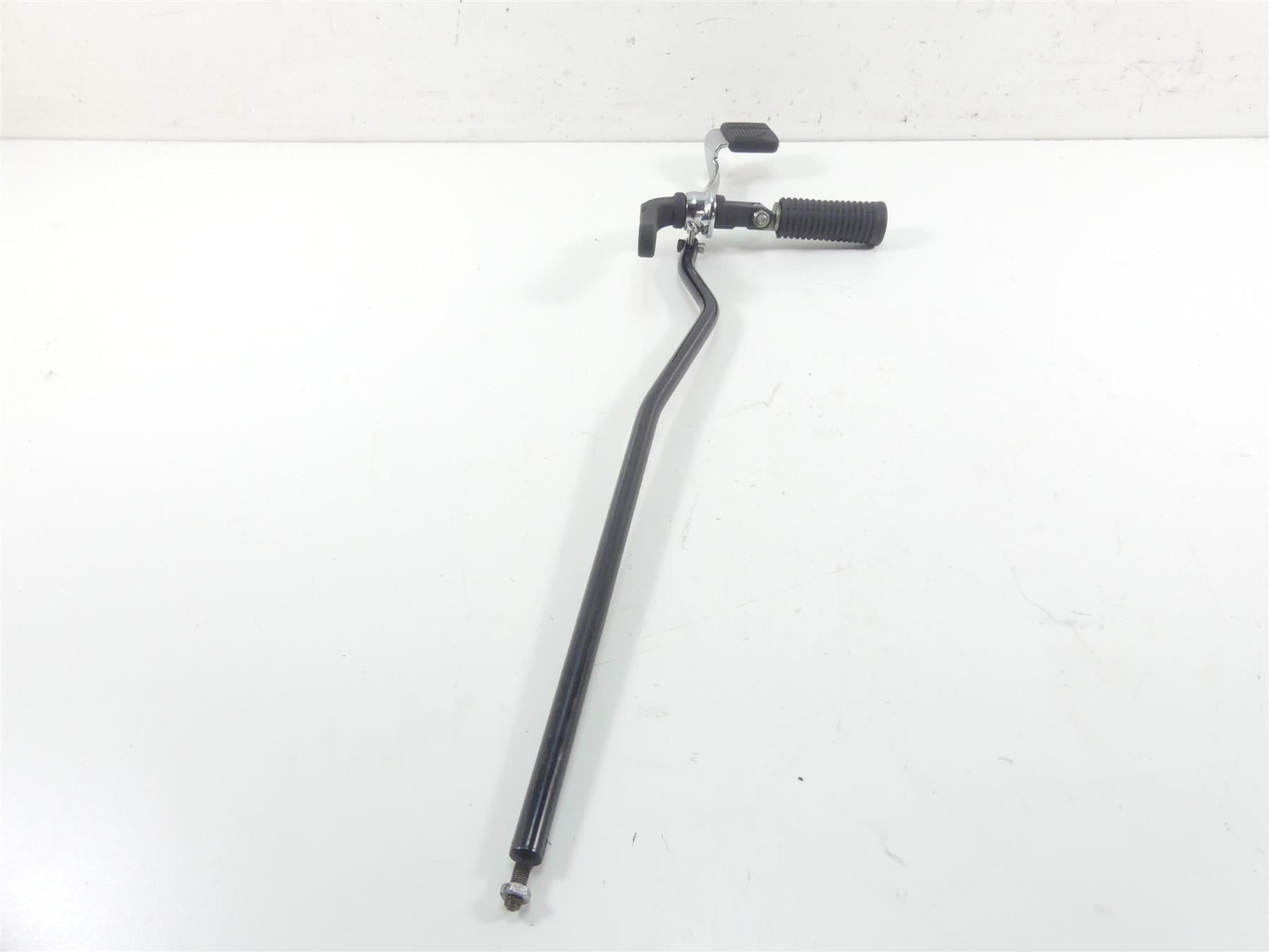 2014 Harley FXDF Dyna Fat Bob Front Right Fw Foot Peg & Brake Pedal 42481-03A {{ shop.shopifyCountryName }} - Mototech271