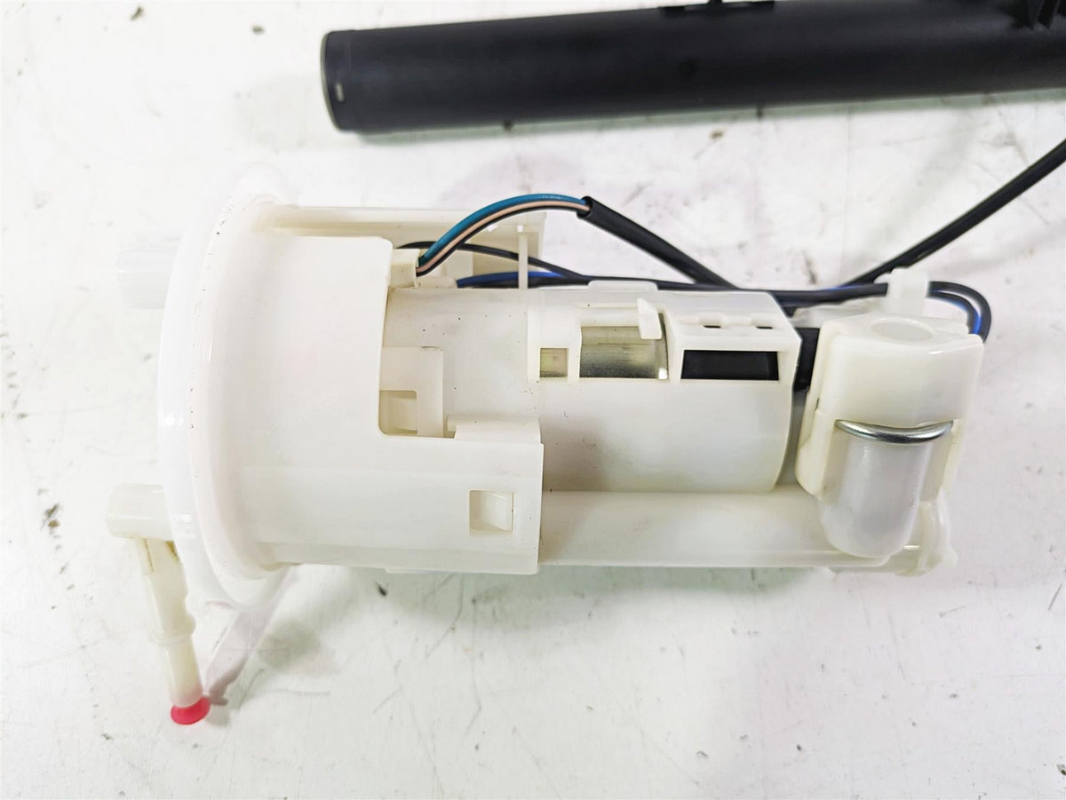 2023 Triumph Street Triple 765 RS Fuel Gas Petrol Pump & Sending Unit T2400735 {{ shop.shopifyCountryName }} - Mototech271