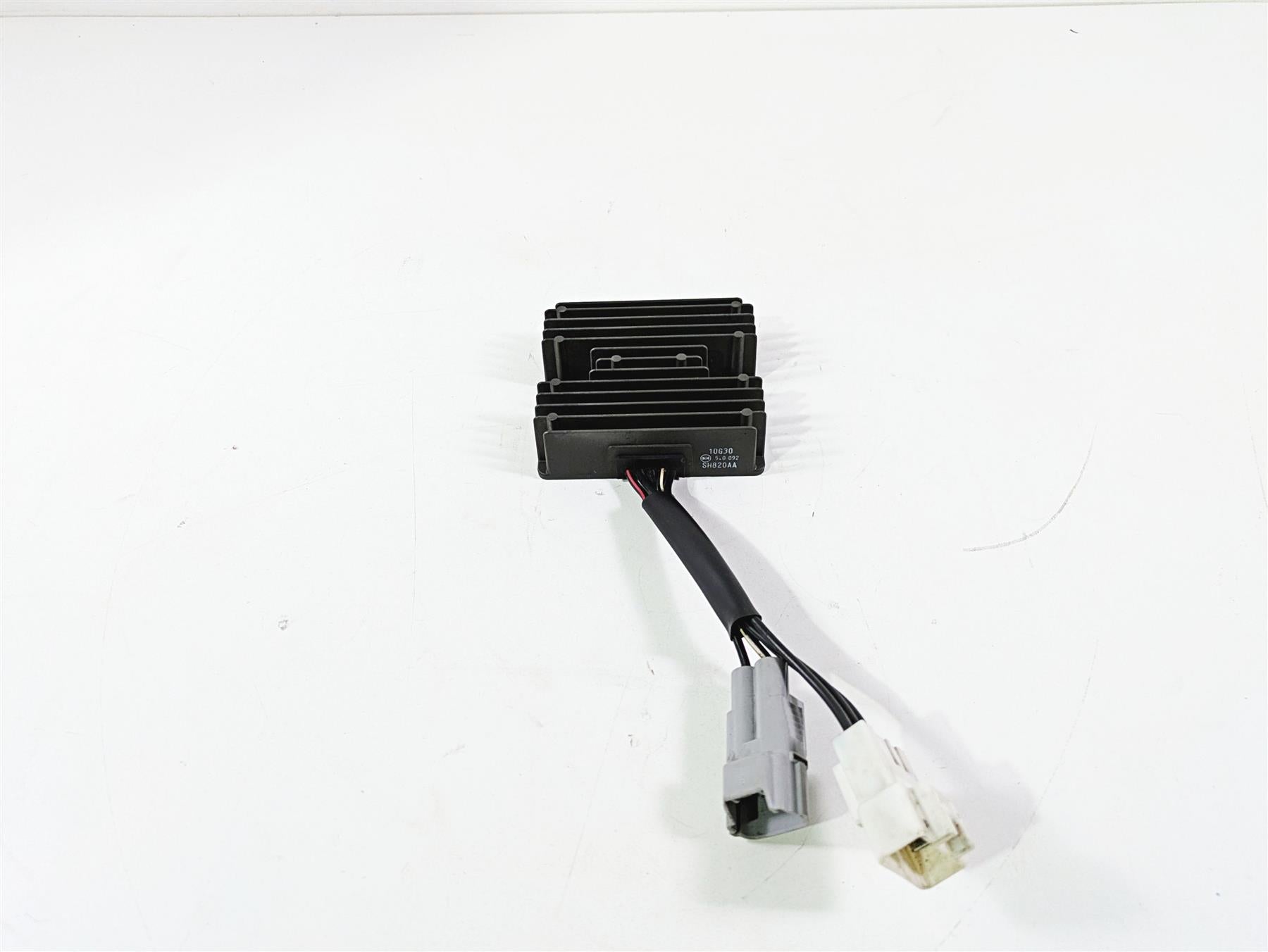 2016 Suzuki M109R VZR1800 Boulevard Rectifier Voltage Regulator 32800-10G30 {{ shop.shopifyCountryName }} - Mototech271