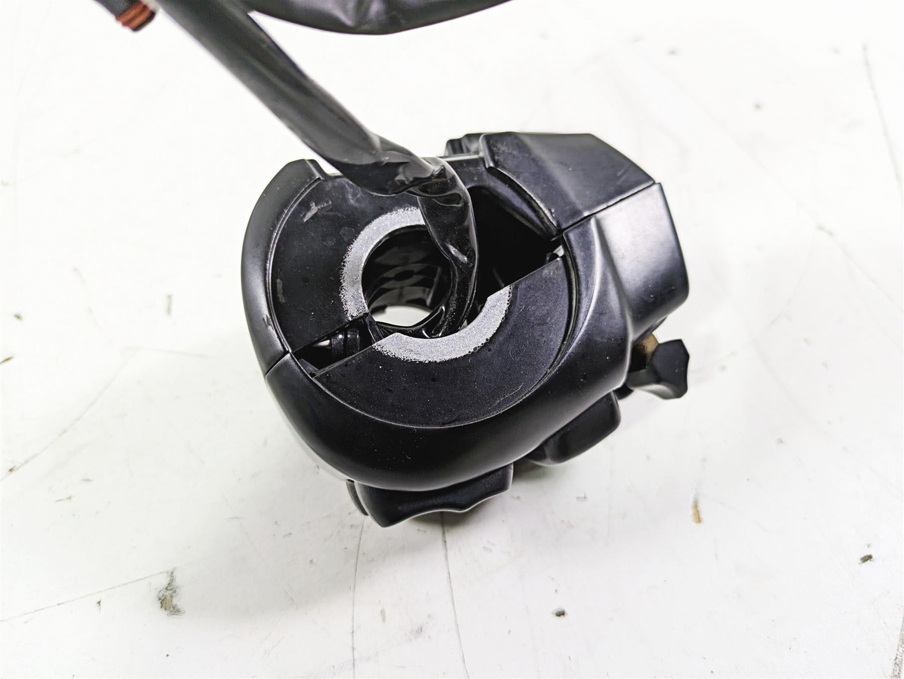 2015 Harley Touring FLHTKL E -Glide Low Left Hand Control Switch -Extd 71500128B {{ shop.shopifyCountryName }} - Mototech271