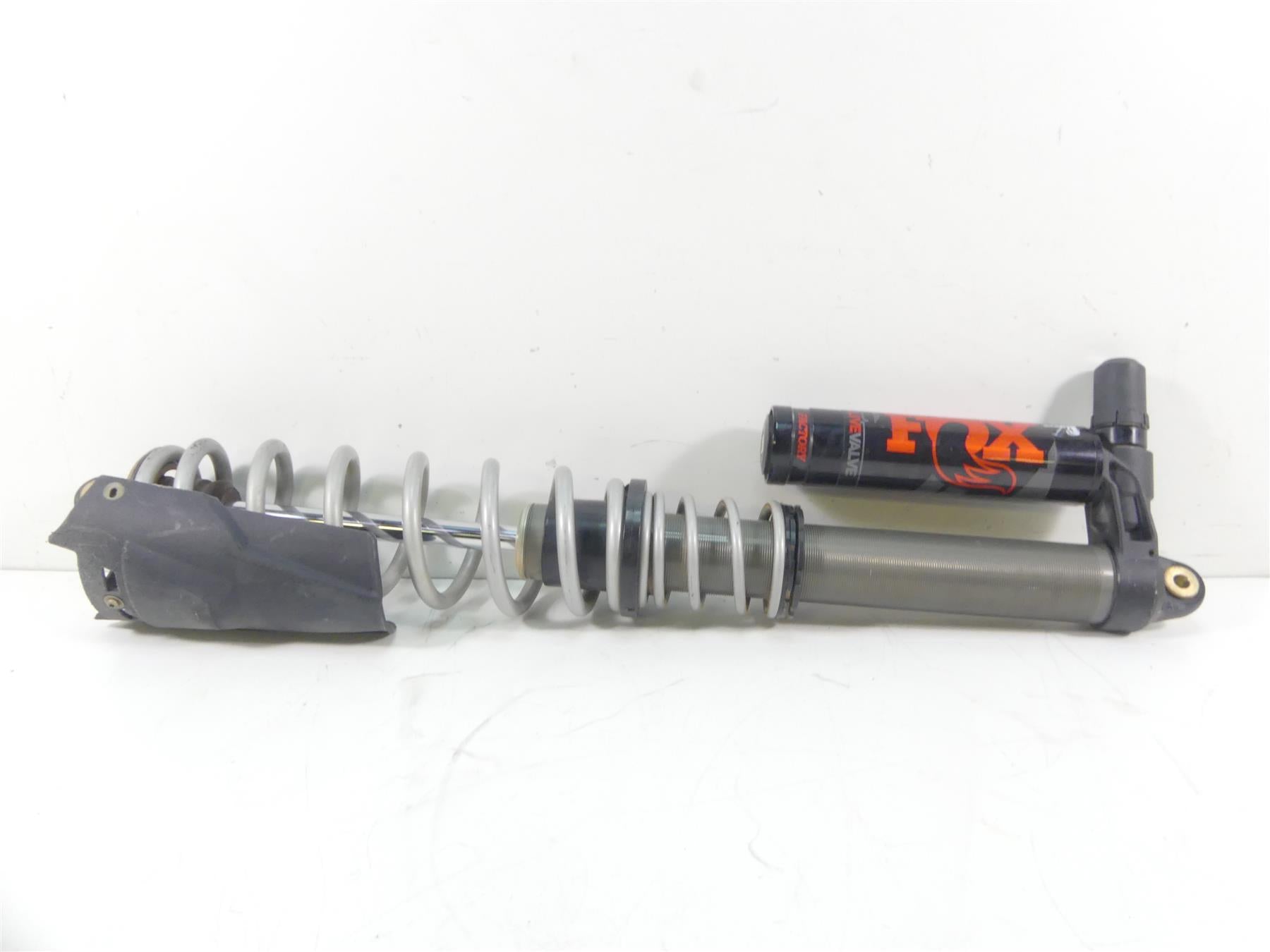 2018 Polaris RZR1000 XP EPS Turbo Dynamix Rear Right Fox Shock Damper 7044774 {{ shop.shopifyCountryName }} - Mototech271