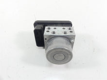 Load image into Gallery viewer, 2022 Yamaha MT09 FZ09 Abs Brake Pump Pressure Module B7N-85930-09-00
