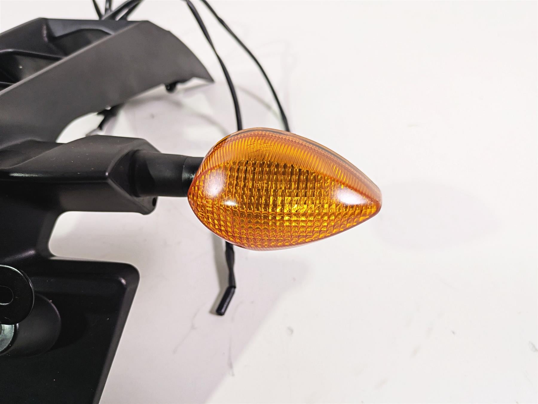 2009 Yamaha FZ1 FZS10 Fazer Rear Blinker Plate Holder Set 2D1-21629-10-00 {{ shop.shopifyCountryName }} - Mototech271